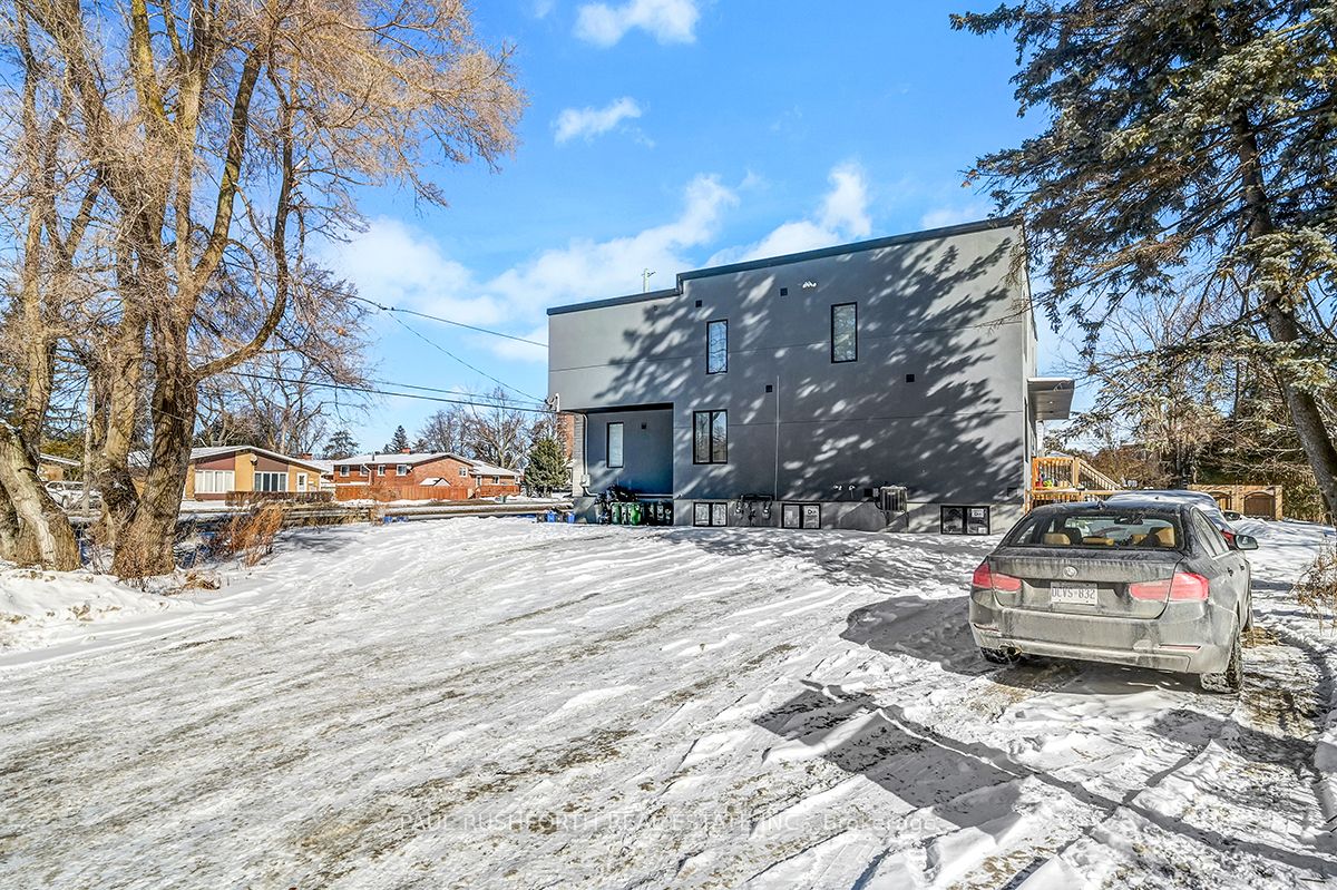 2 Pender Street Property Photo 4