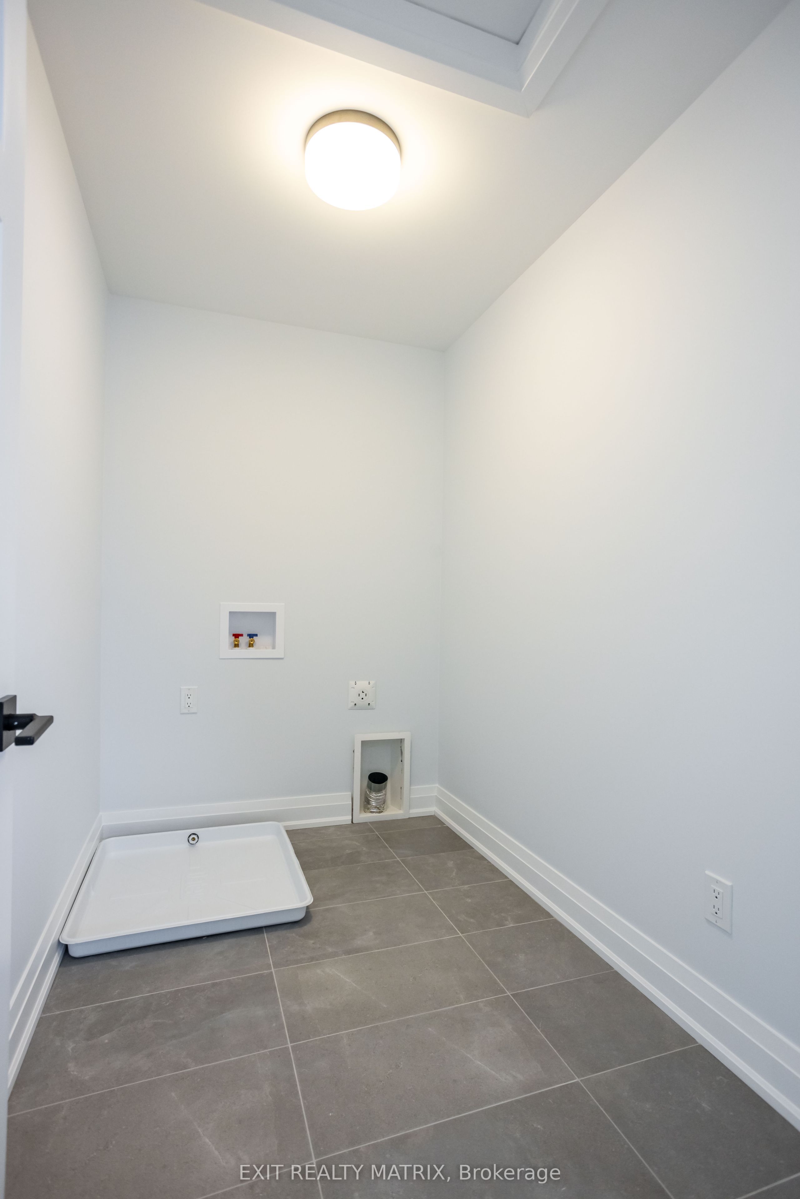 968 Cologne Street Property Photo 23