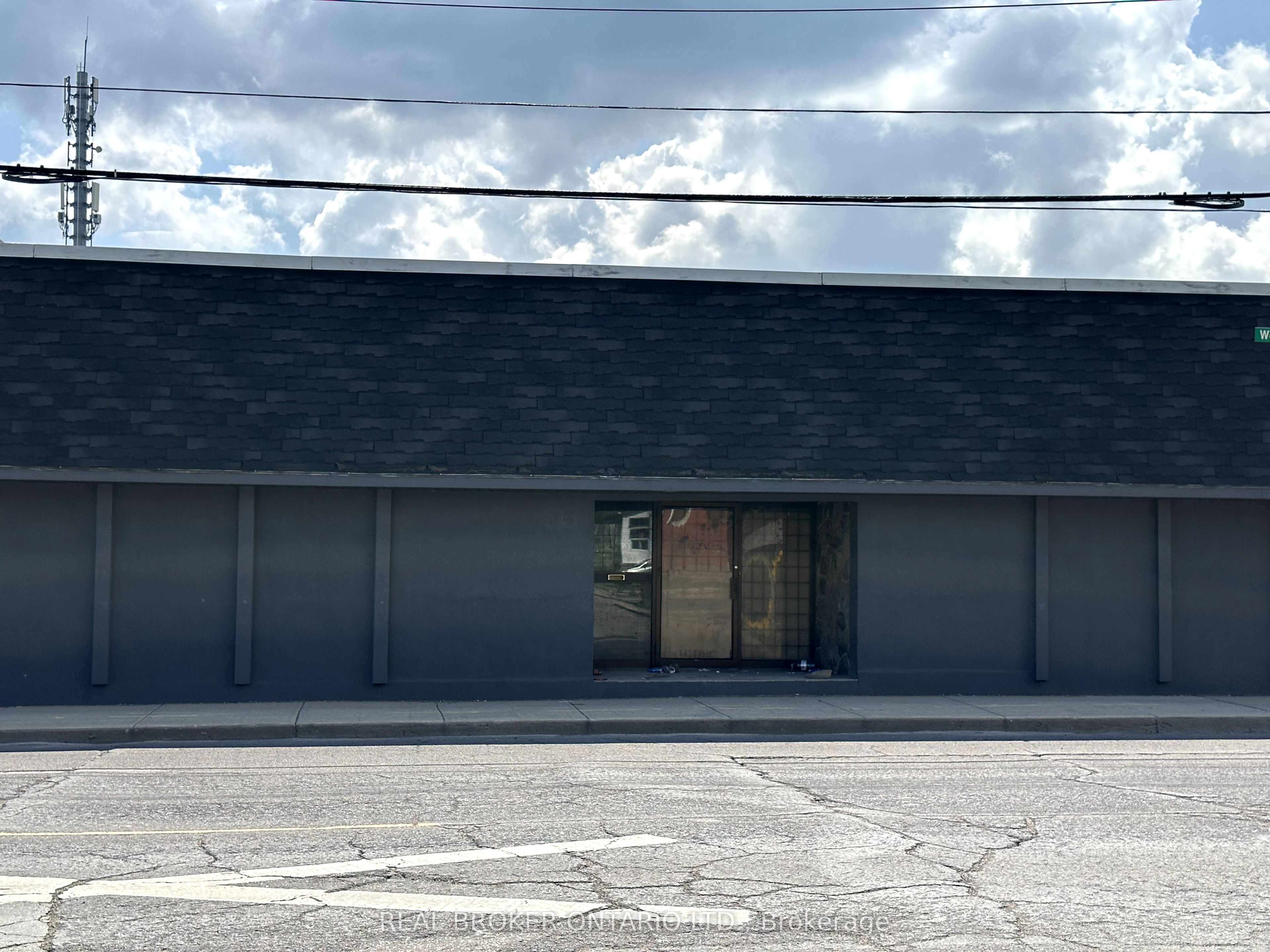 #2 - 360 Wentworth Street Property Photo 1