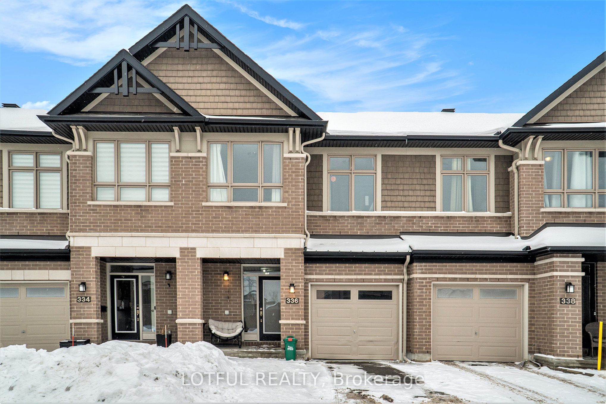 336 Rainrock Crescent Property Photo 2