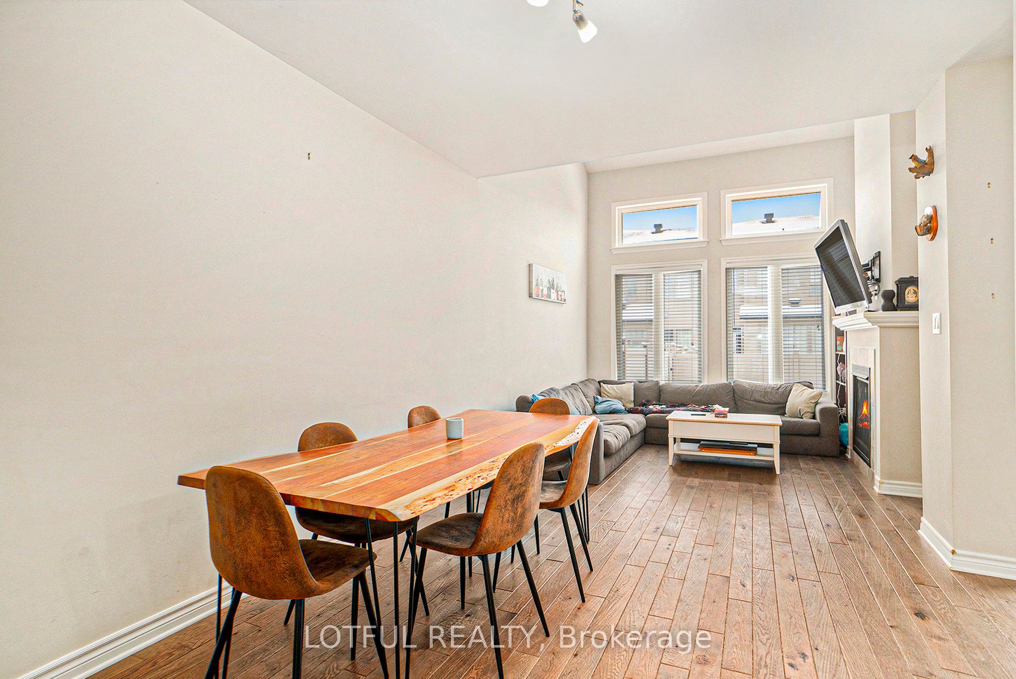 336 Rainrock Crescent Property Photo 10