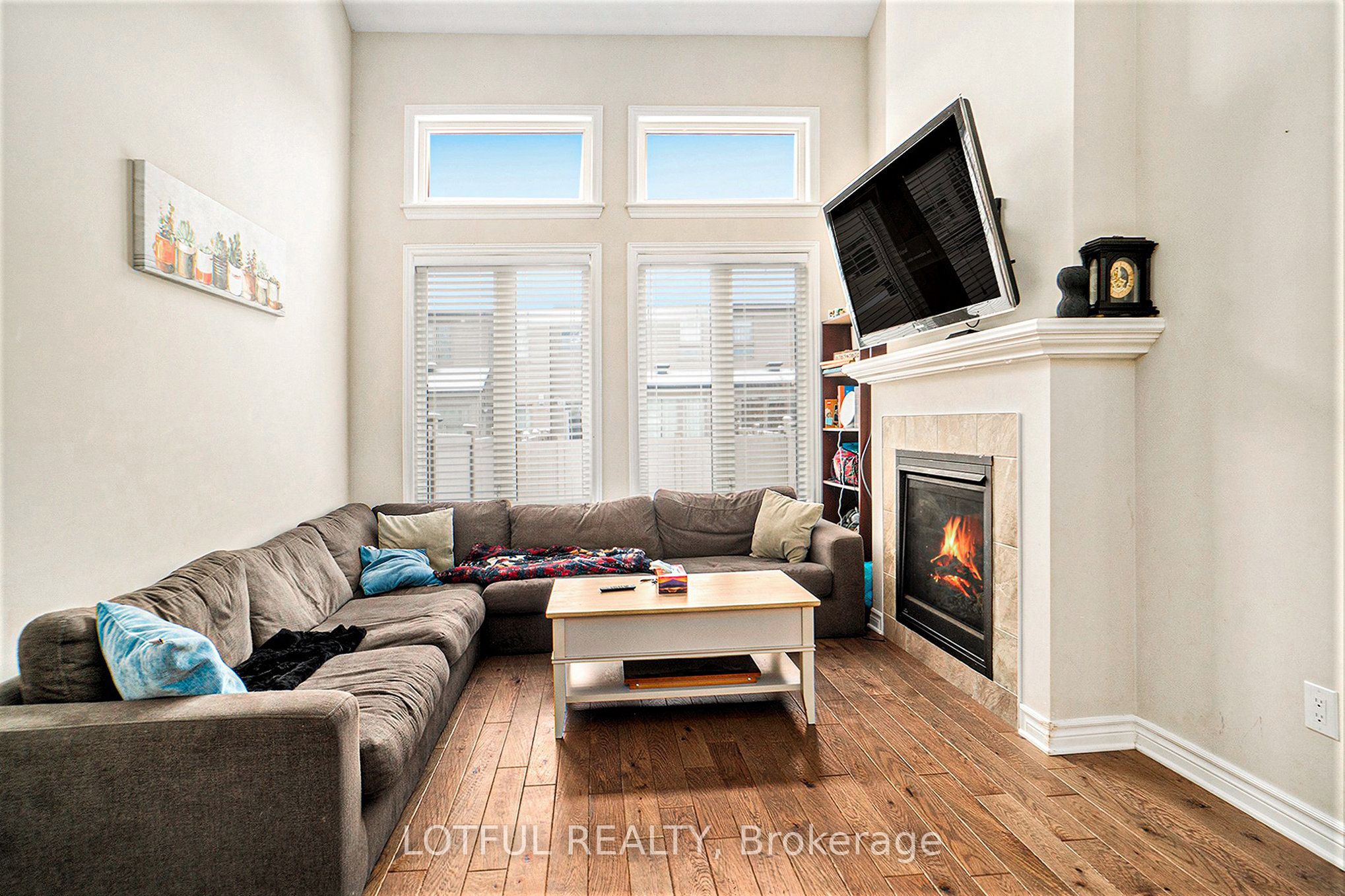 336 Rainrock Crescent Property Photo 12