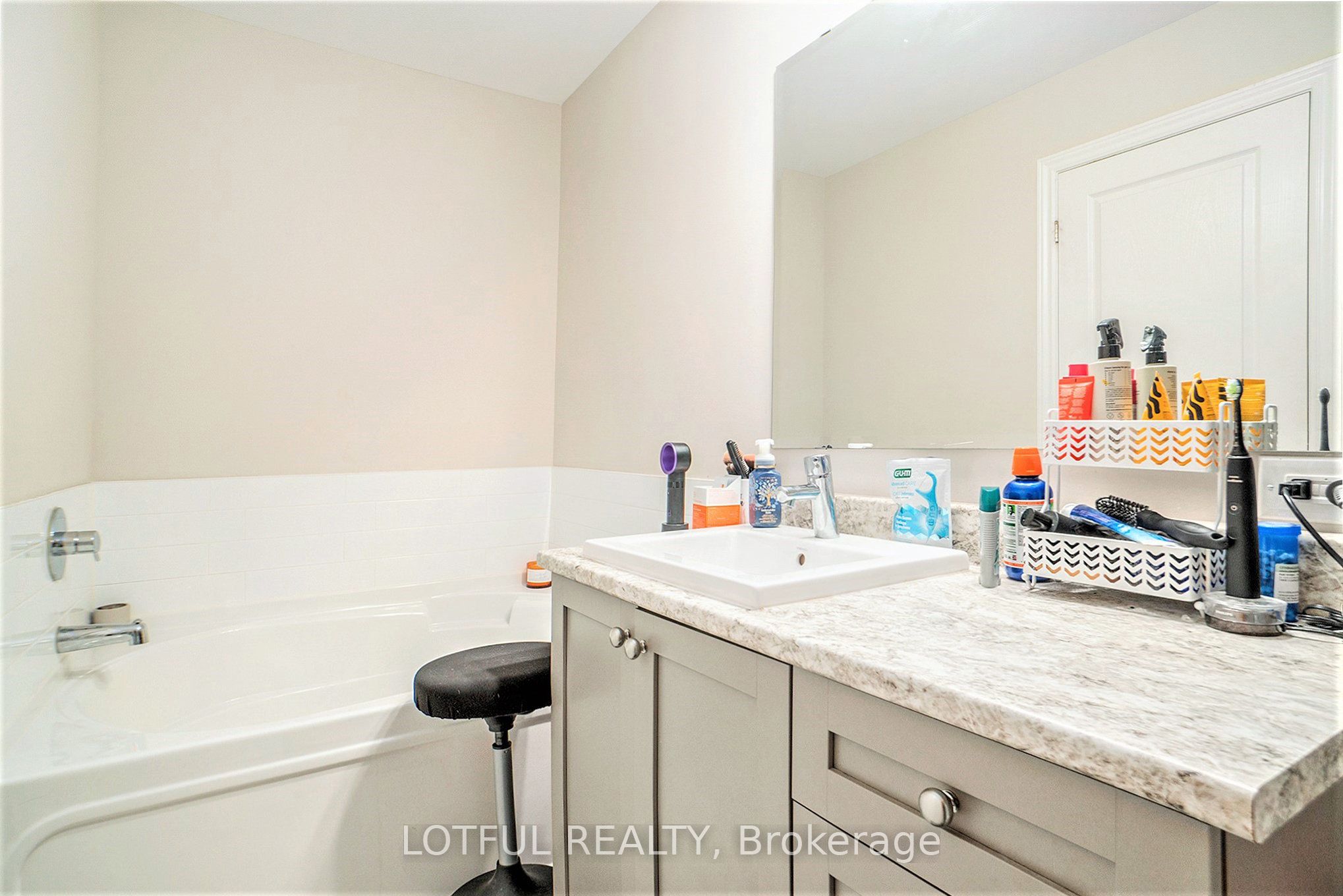 336 Rainrock Crescent Property Photo 19