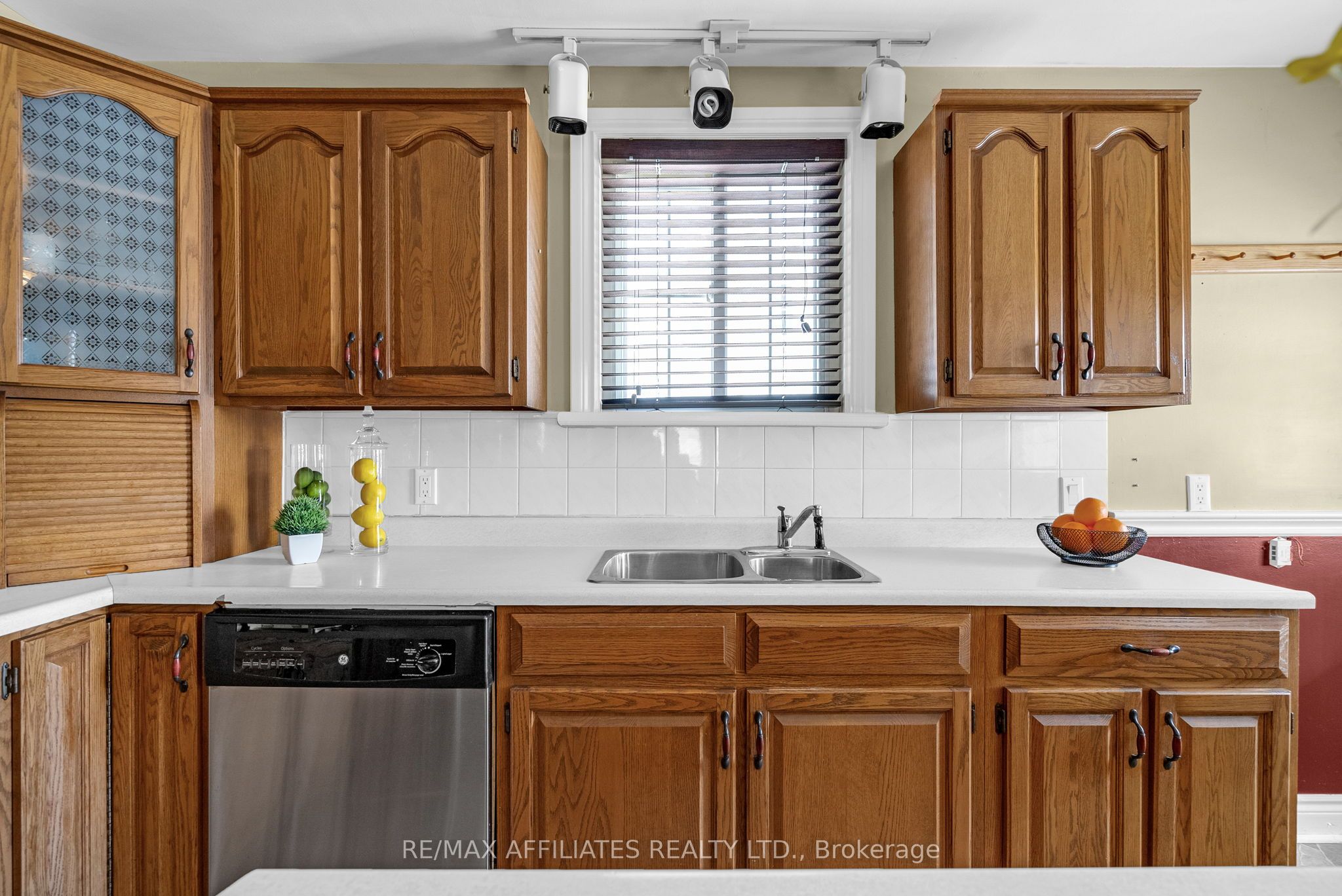 56 Centre Street Property Photo 6