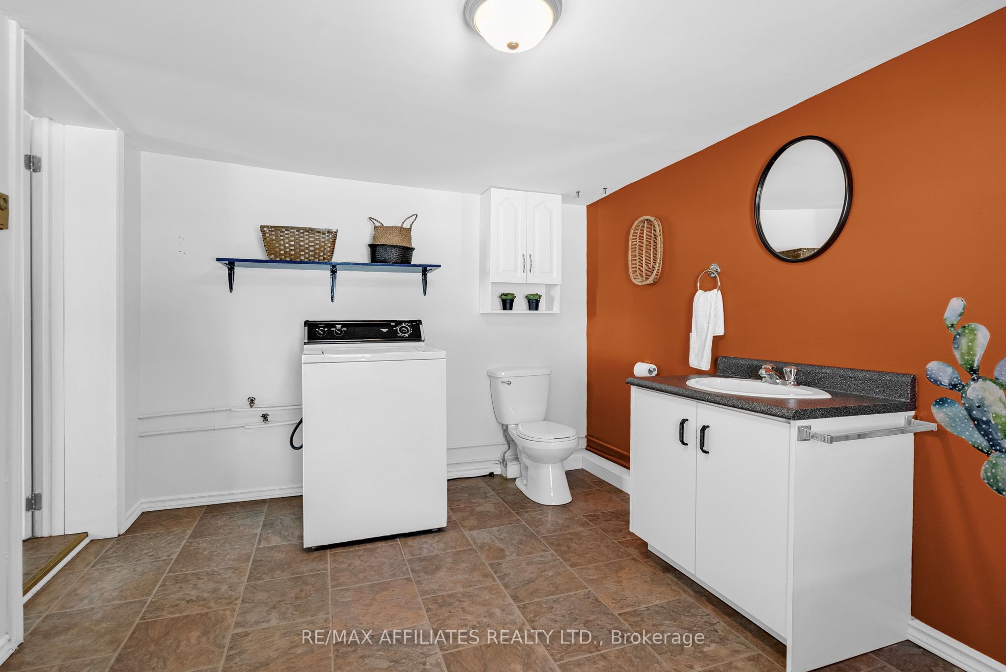 56 Centre Street Property Photo 10