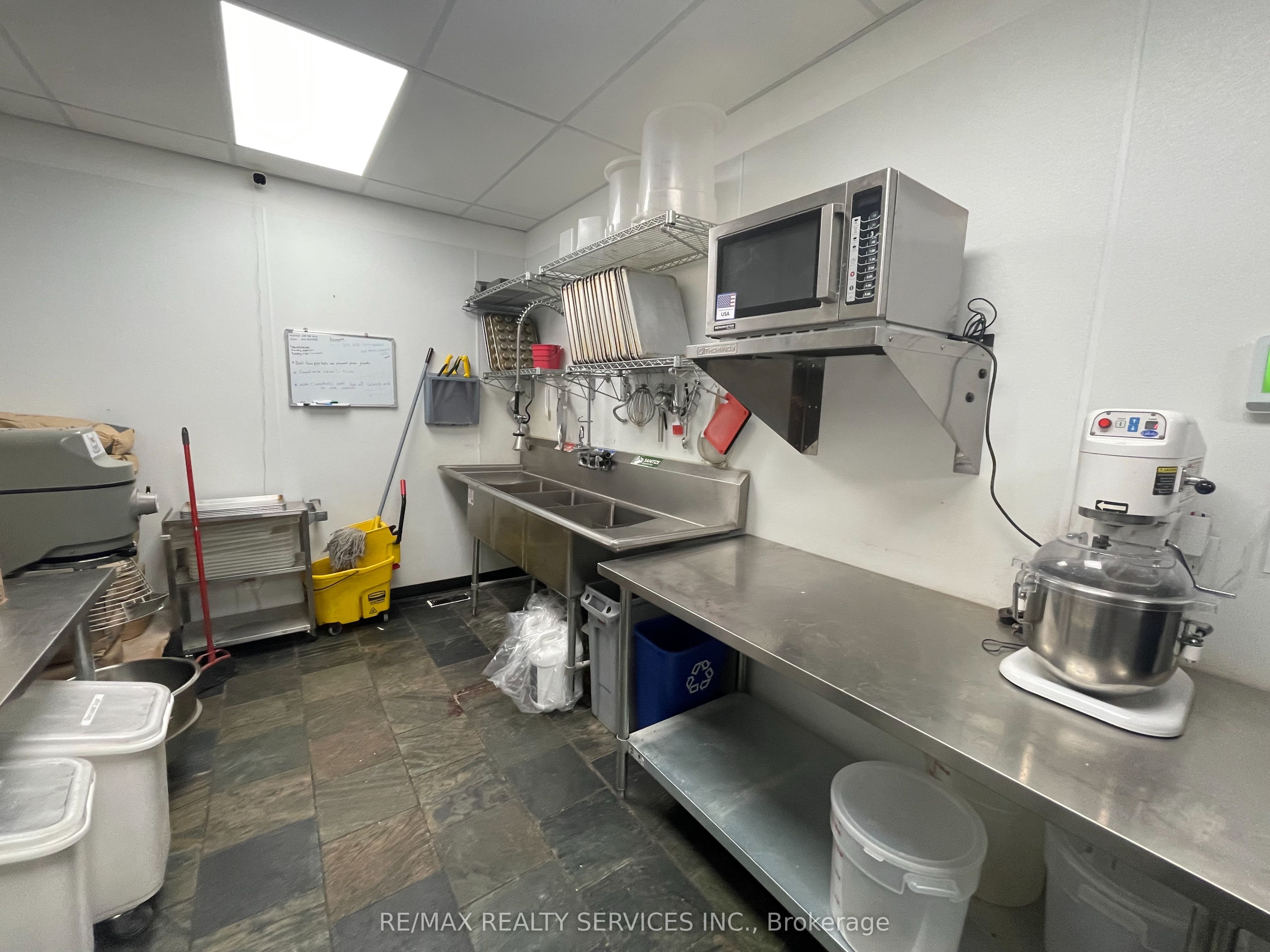 1035 King Street Property Photo 10