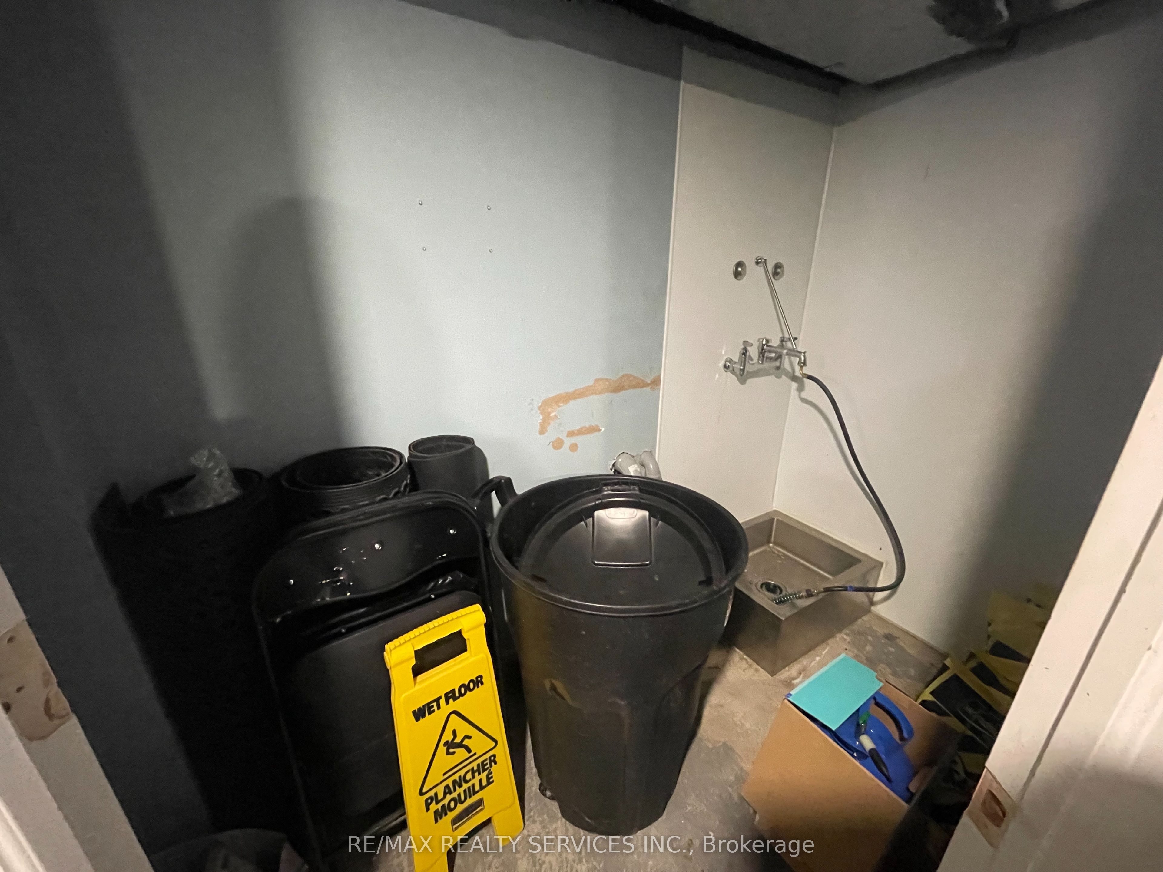 1035 King Street Property Photo 15