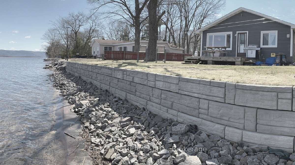 714 Bayview Dr Property Photo