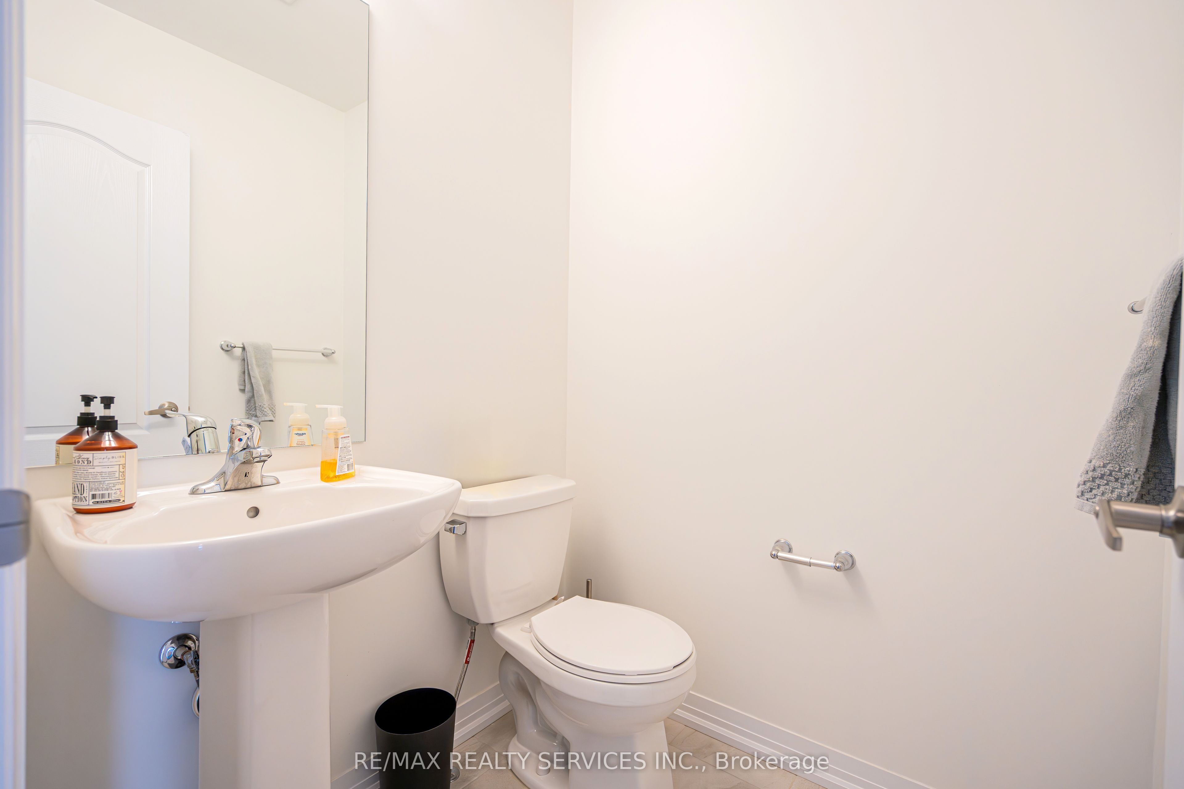 119 Brighton Lane Property Photo 5
