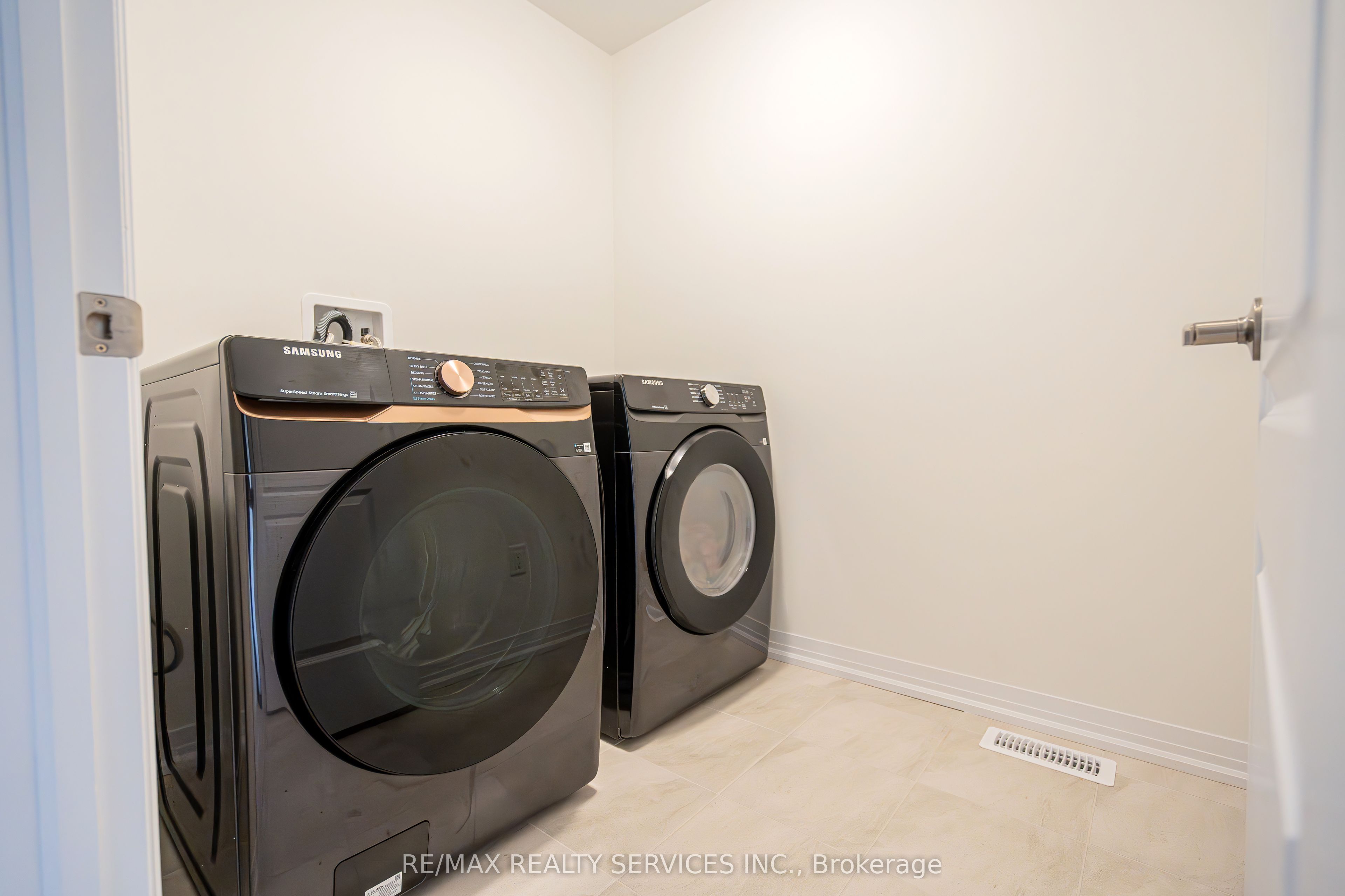 119 Brighton Lane Property Photo 29
