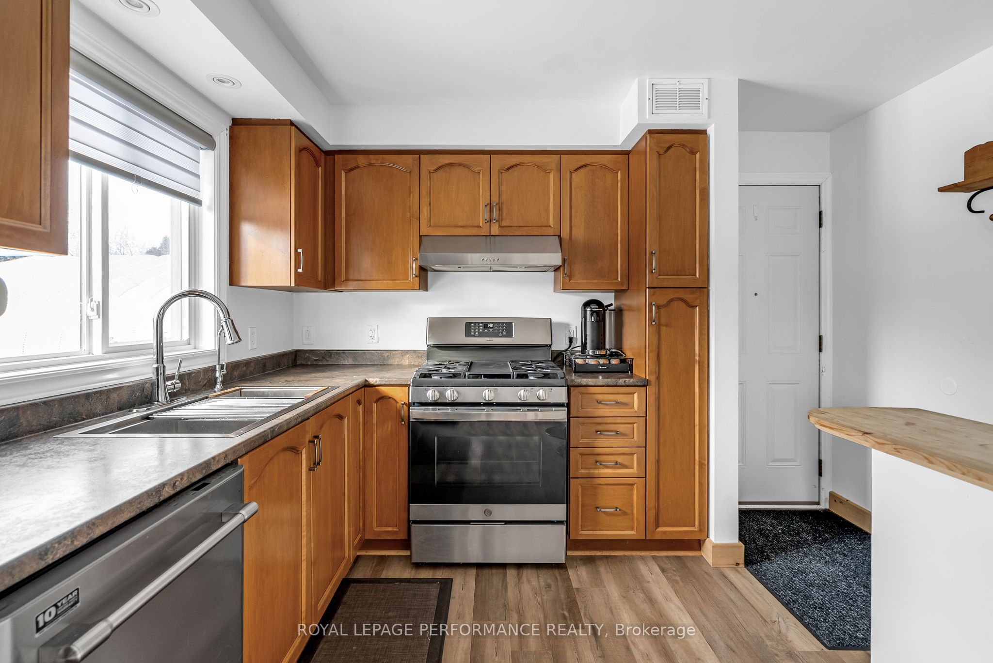 4888 Mcmartin Street Property Photo 7