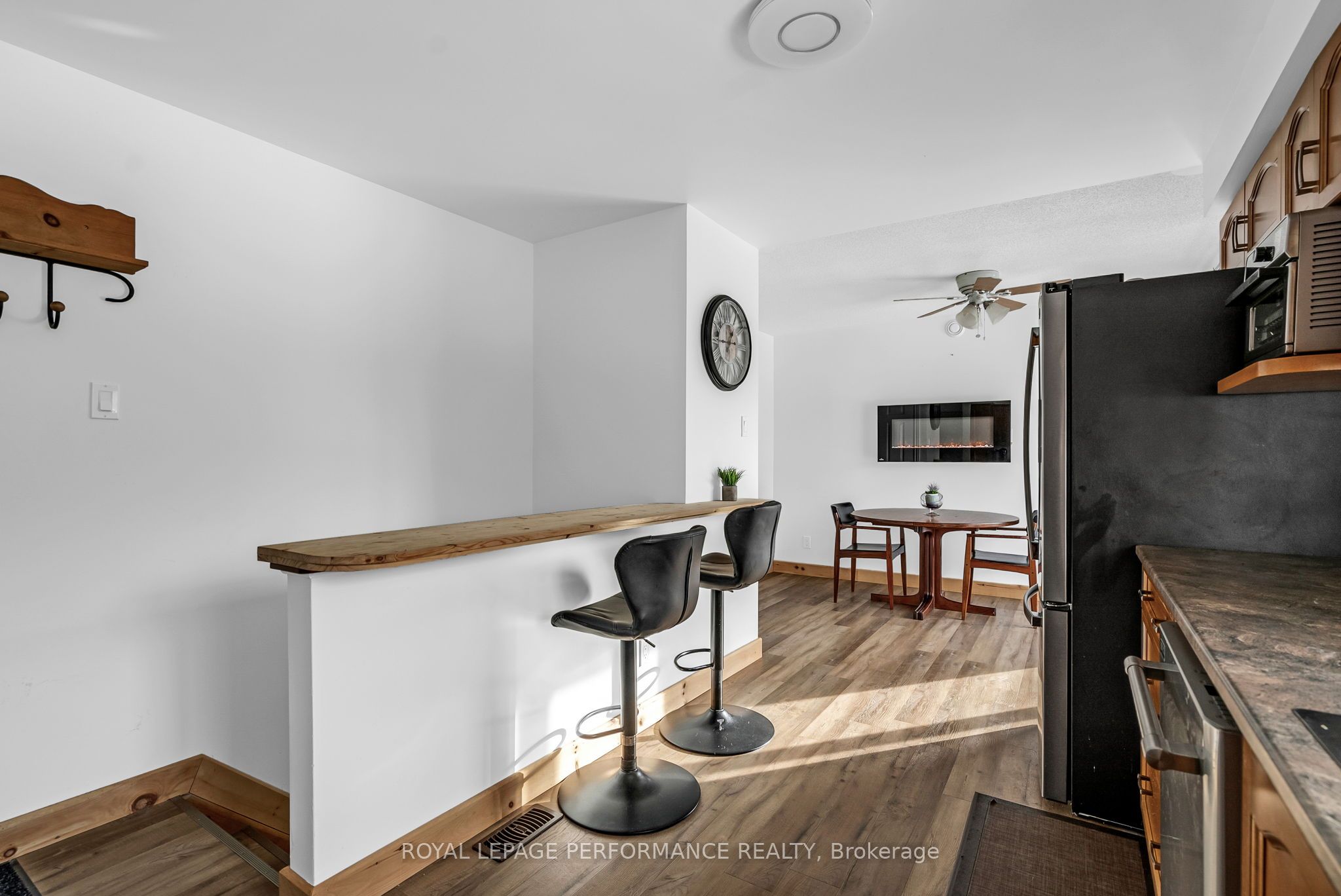 4888 Mcmartin Street Property Photo 9