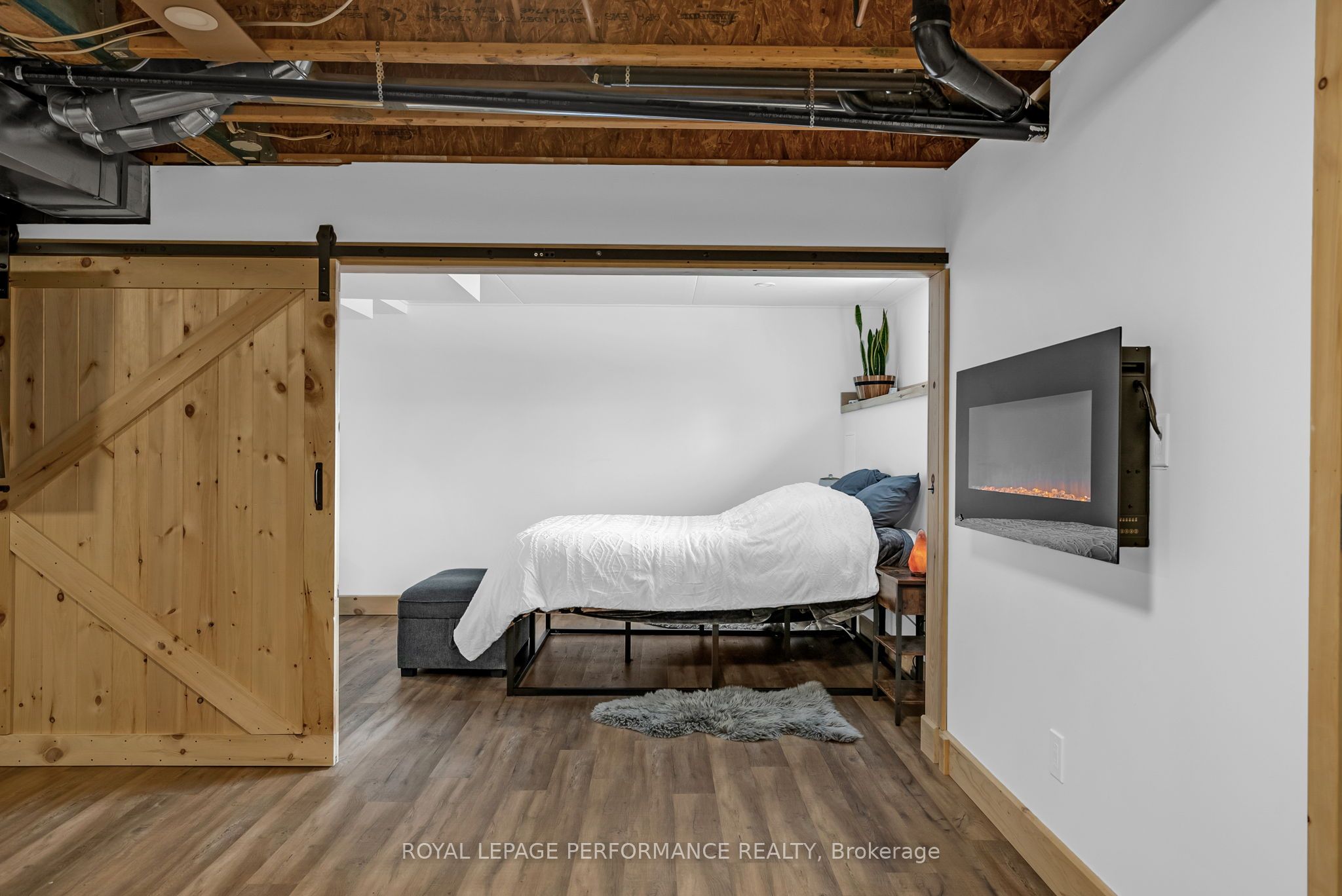4888 Mcmartin Street Property Photo 21