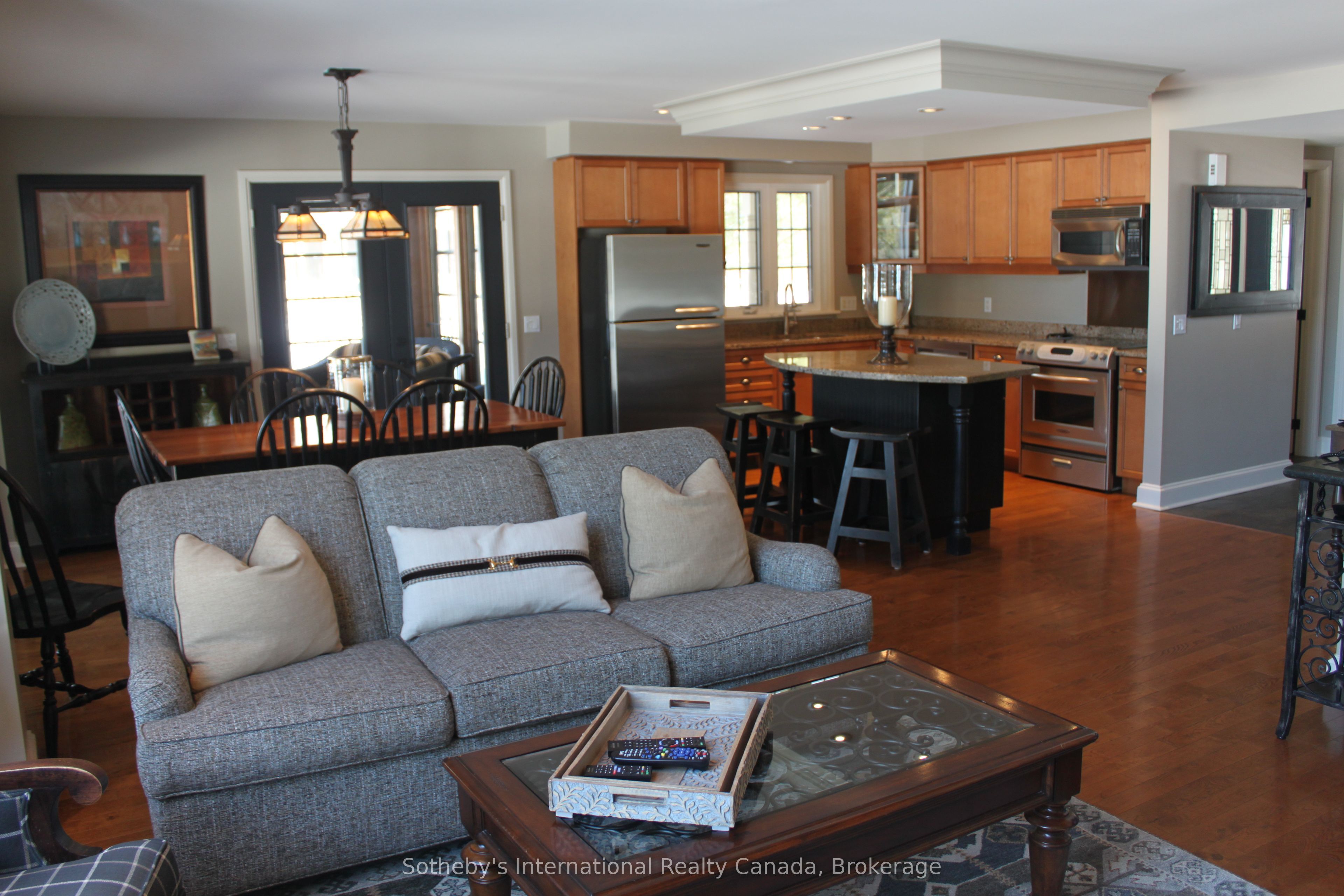 #c4 W9 - 3876 Muskoka Road 118 Road Property Photo 9