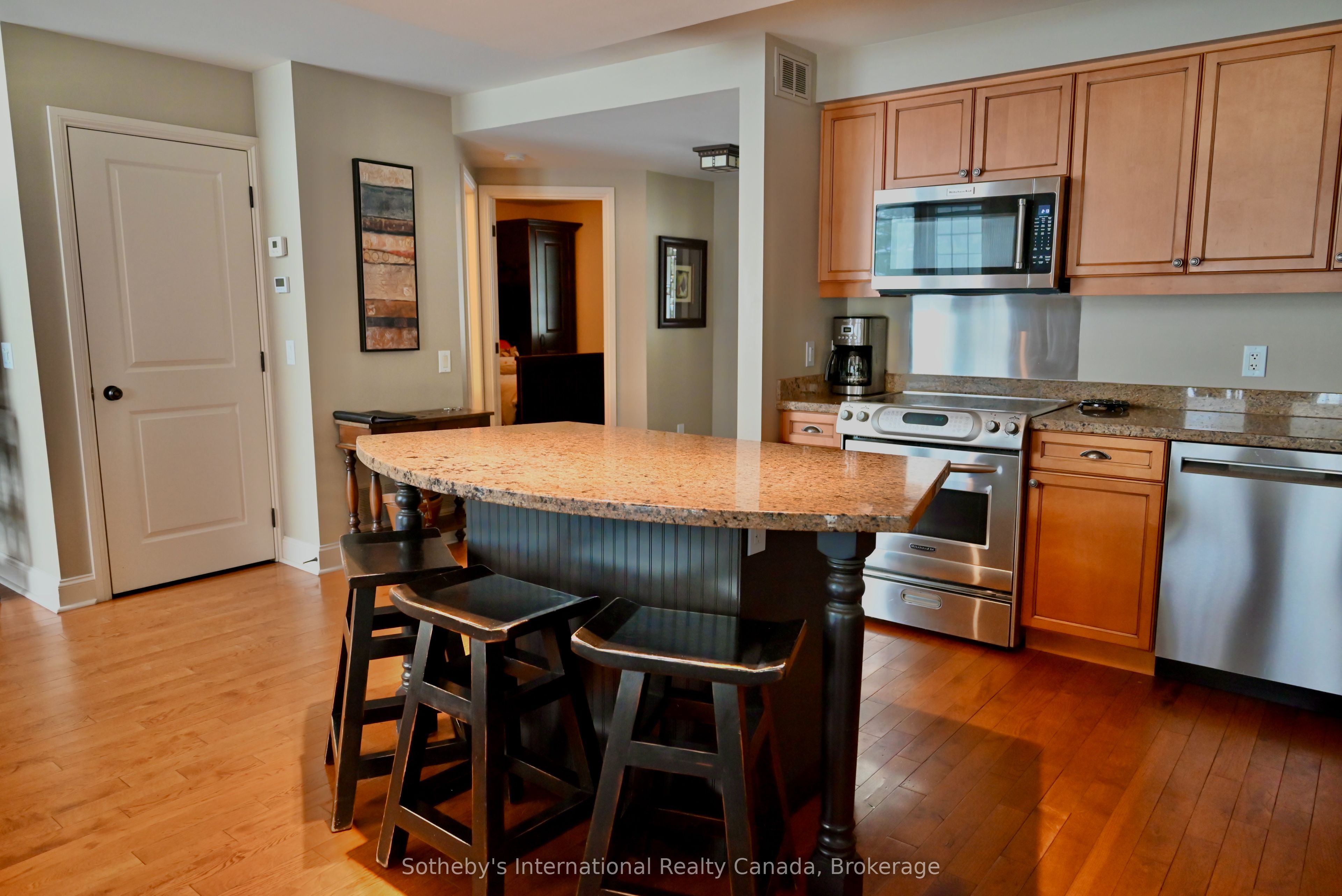 #c4 W9 - 3876 Muskoka Road 118 Road Property Photo 23