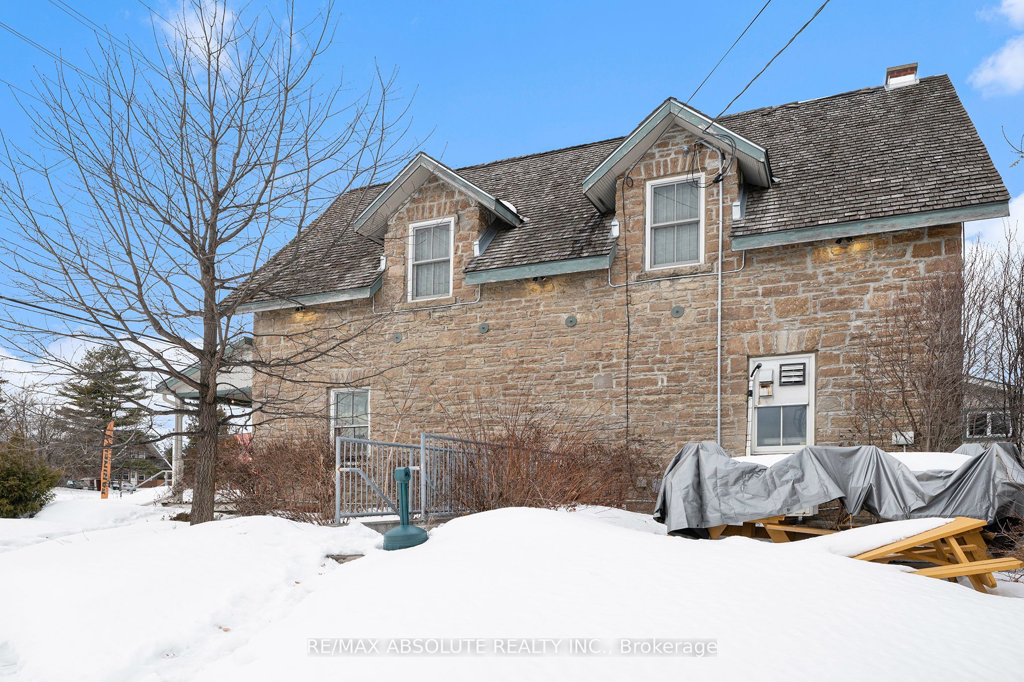 806 March Road Property Photo 25