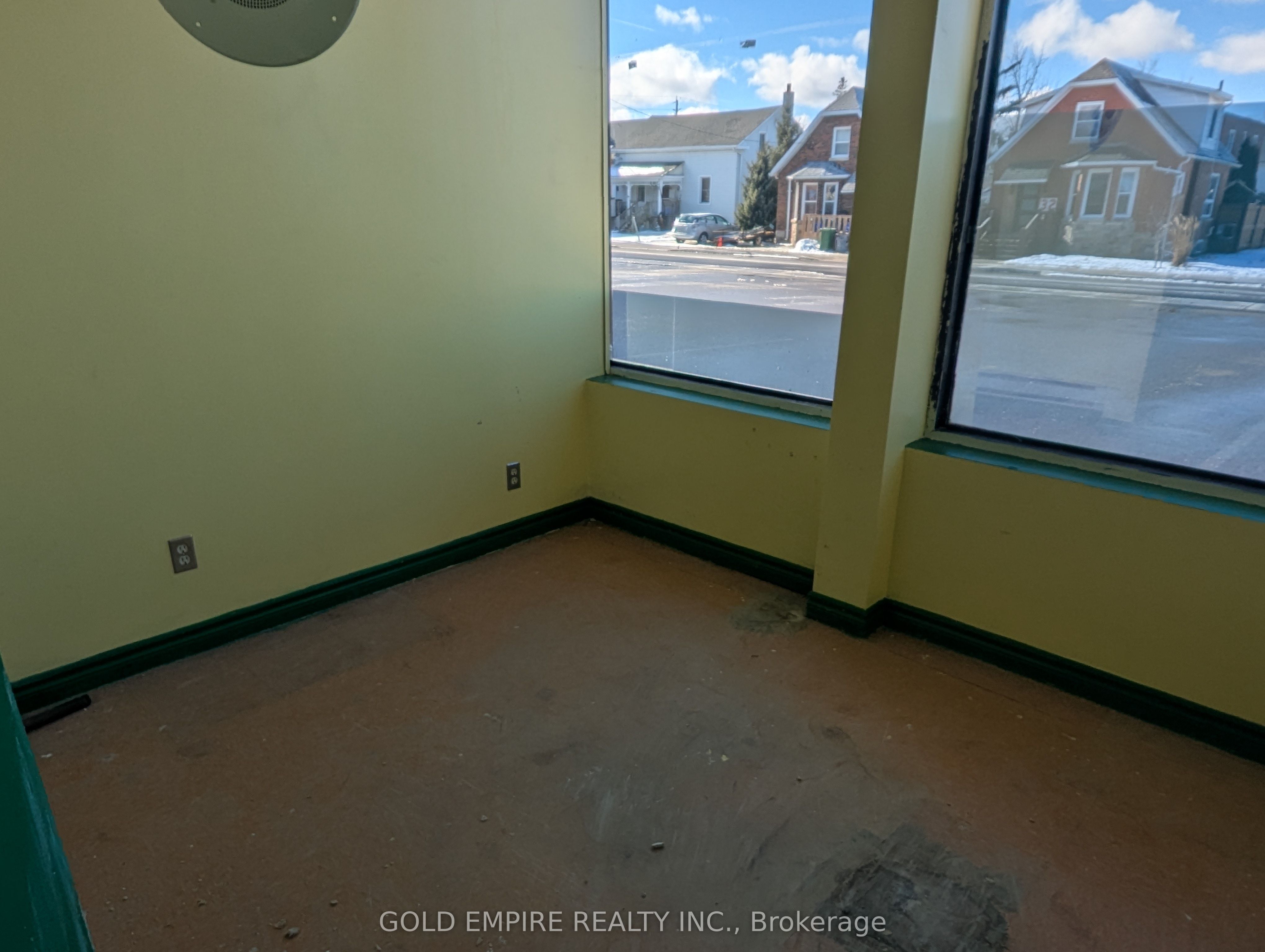 ##4 - 41 Mondamin Street Property Photo 7