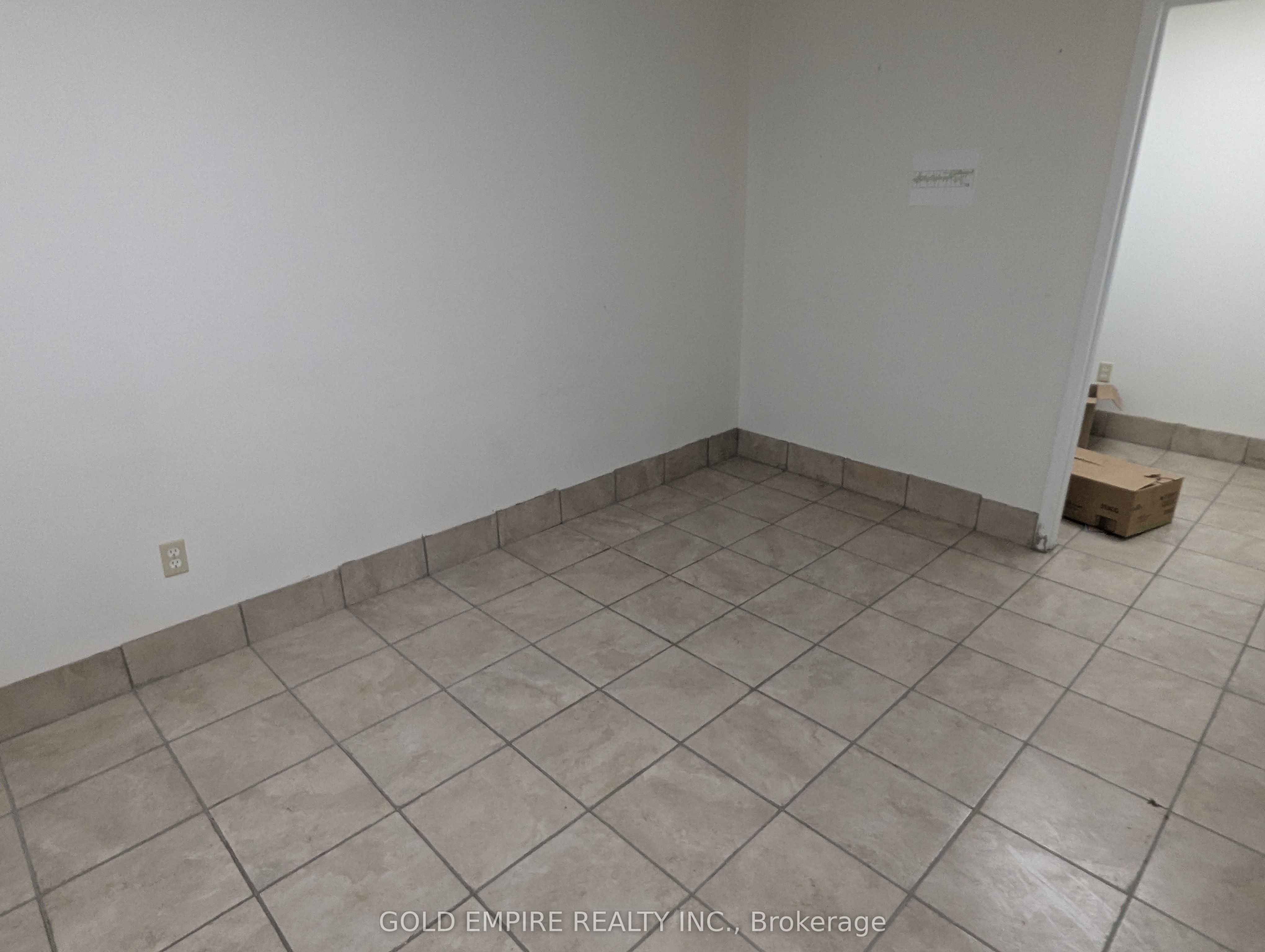 ##8 - 41 Mondamin Street Property Photo 6