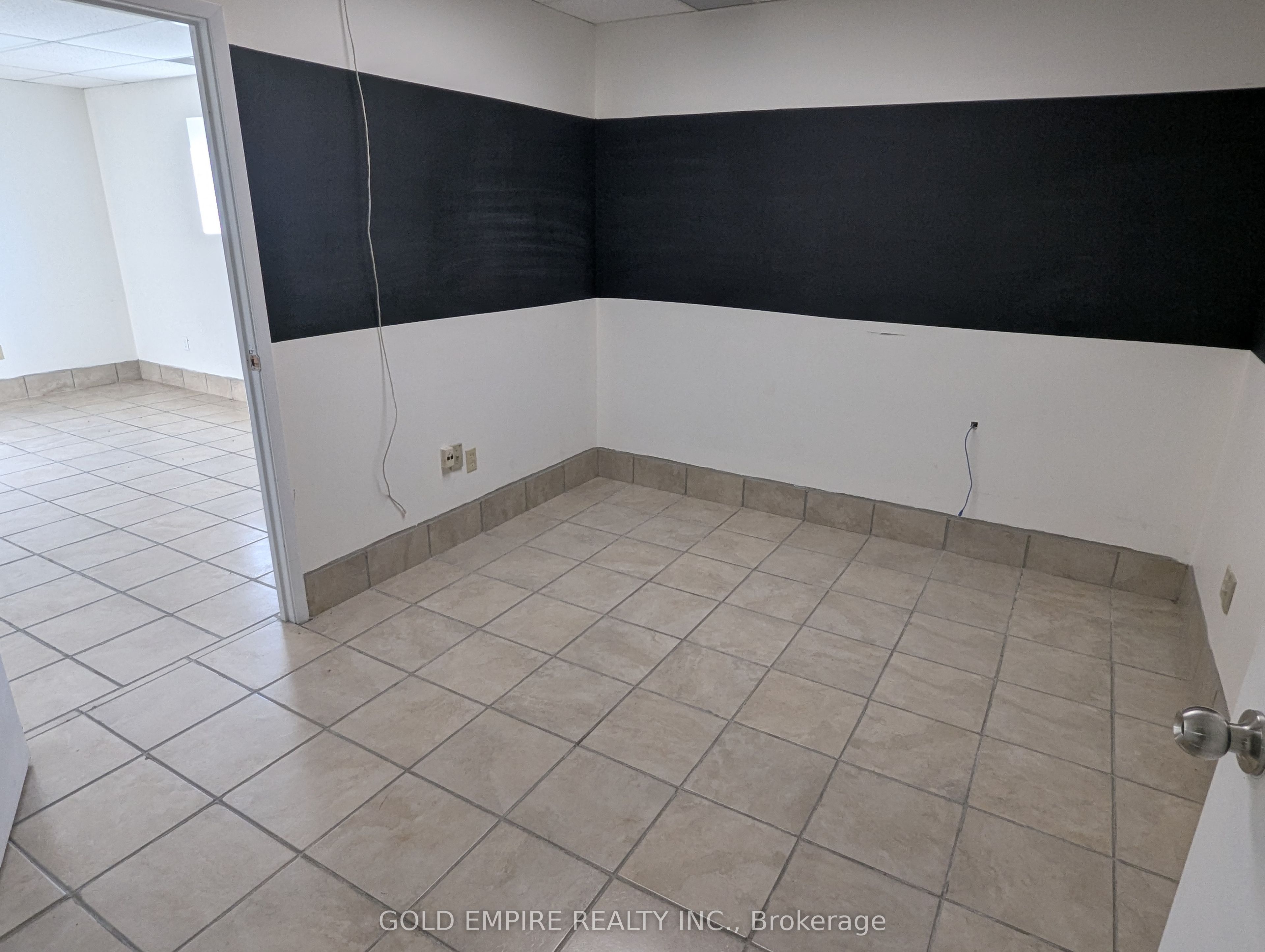 ##8 - 41 Mondamin Street Property Photo 13