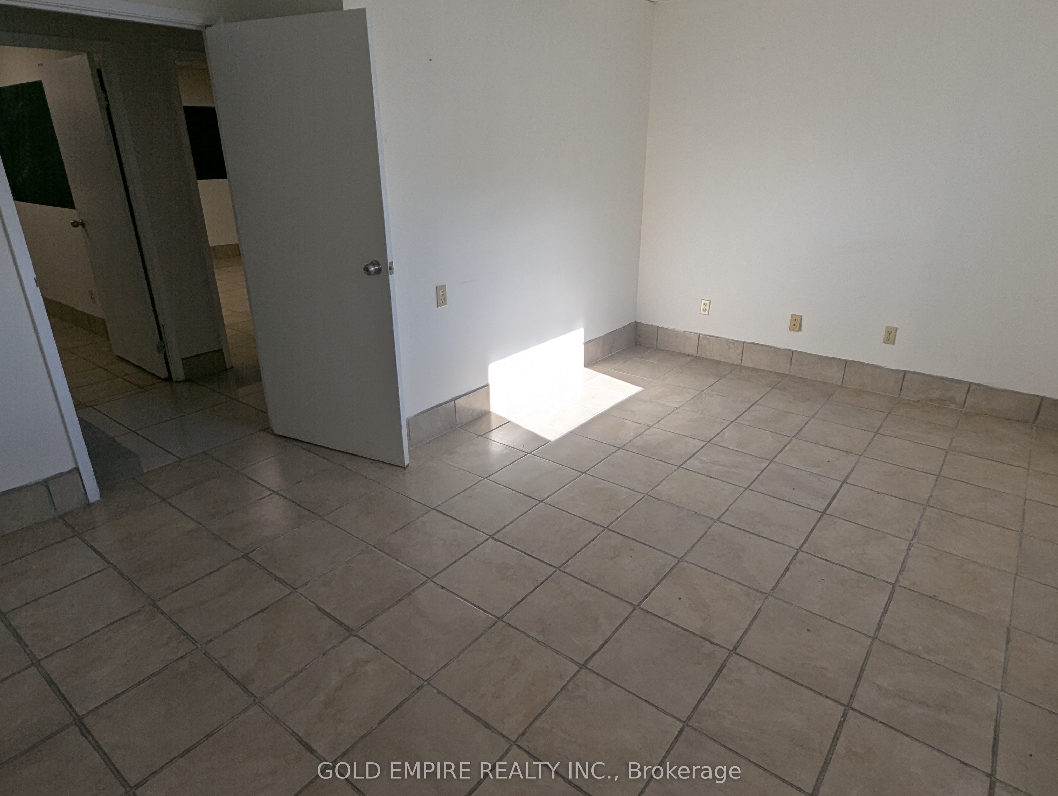 ##8 - 41 Mondamin Street Property Photo 14