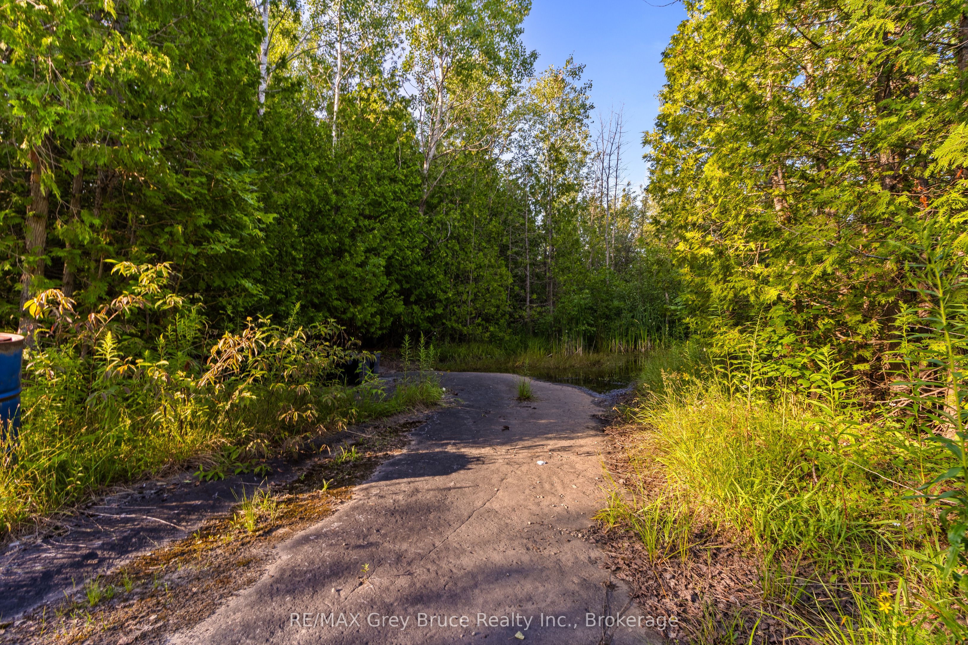 Pt 9/10 Highway 6 Property Photo 9