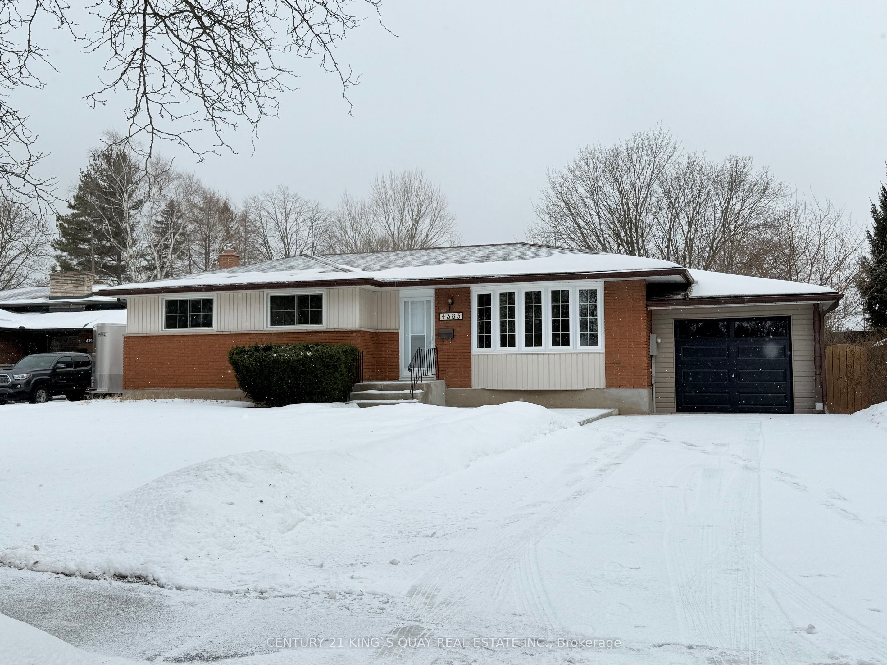 4383 Petrie Court Property Photo 1