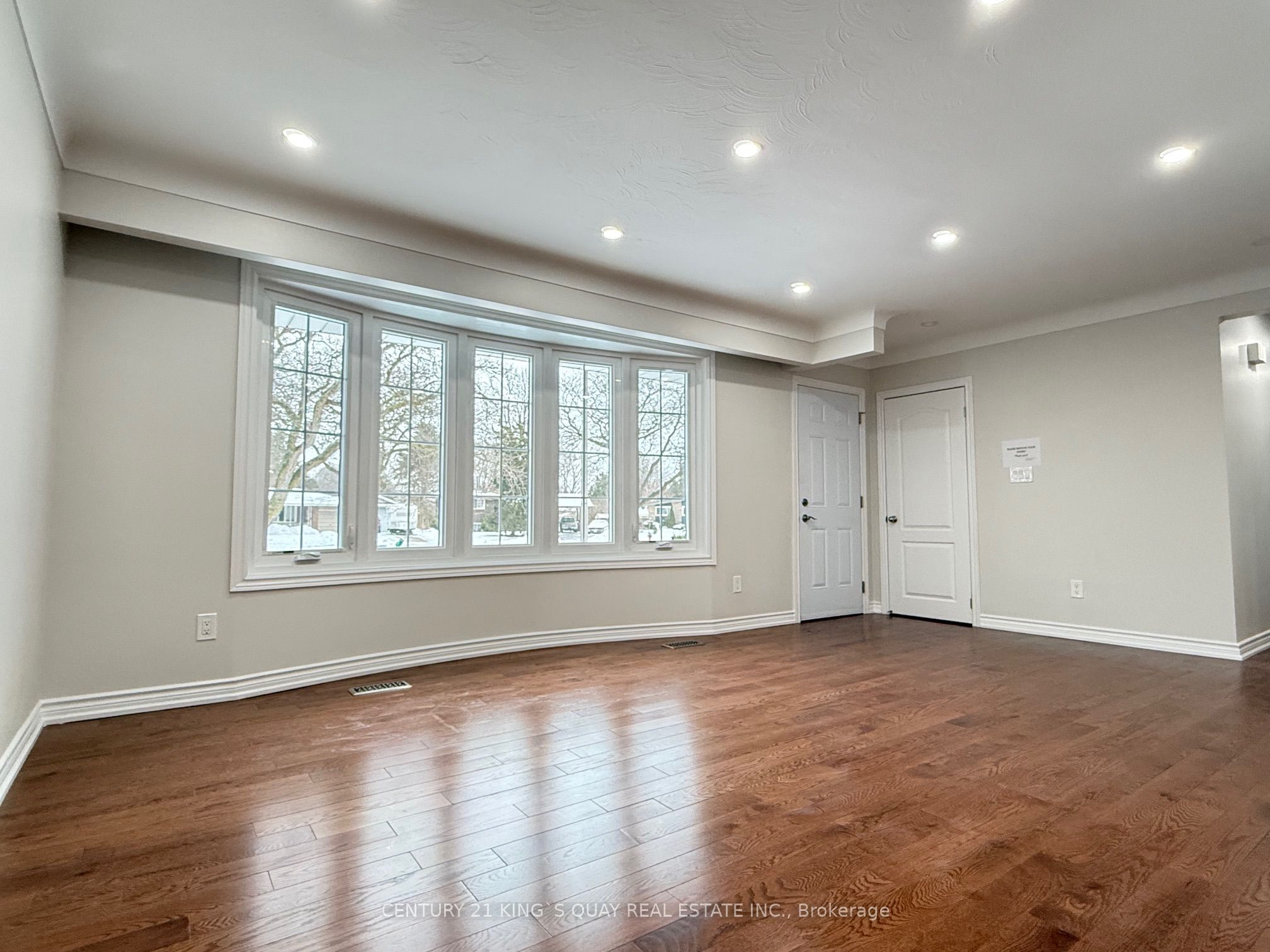 4383 Petrie Court Property Photo 5