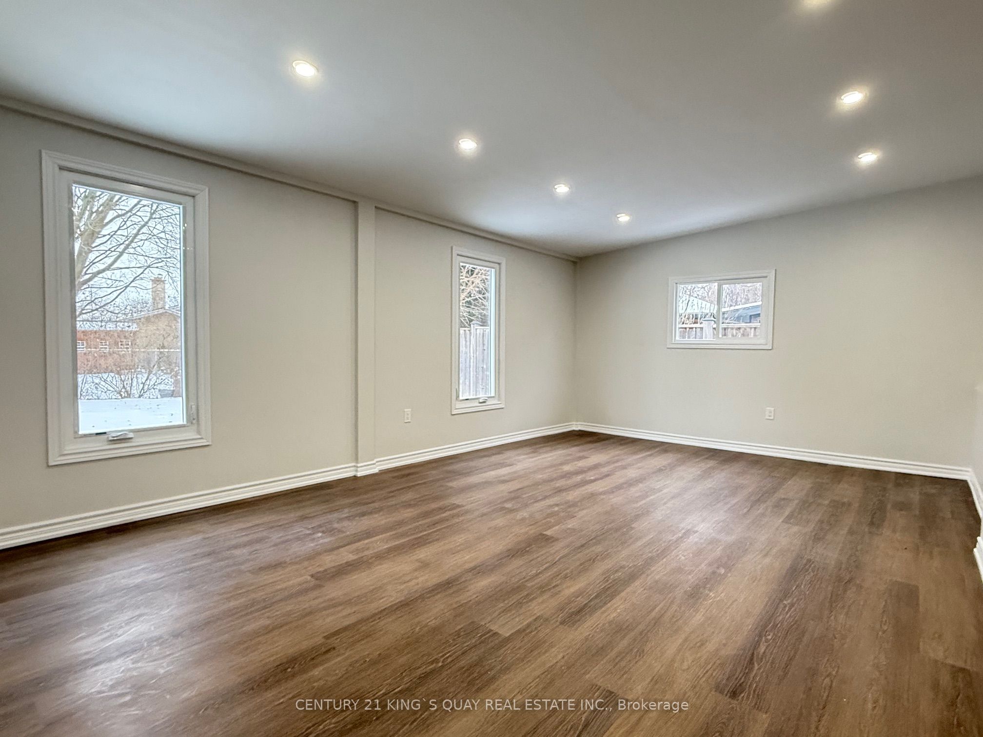 4383 Petrie Court Property Photo 6