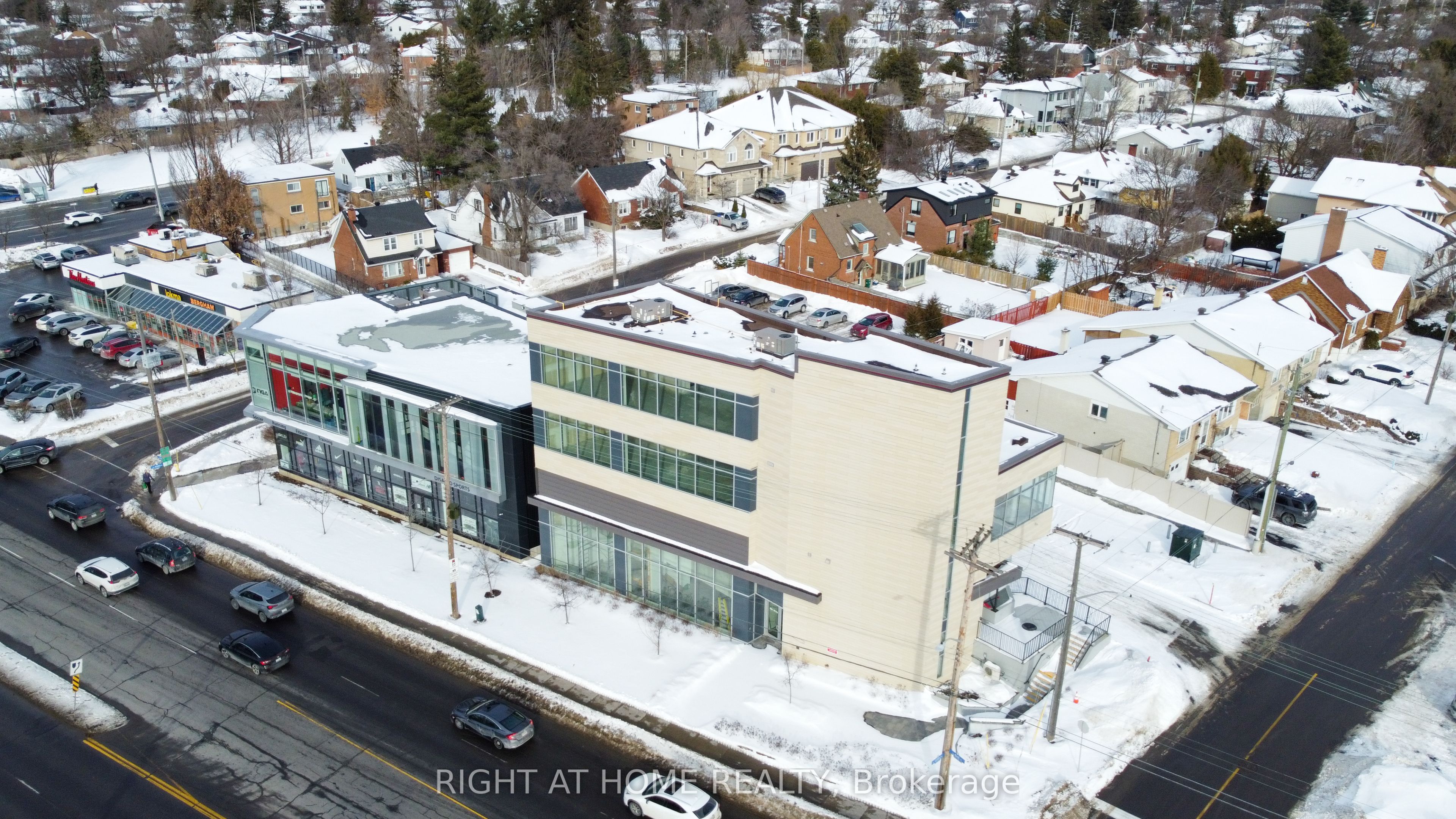 #101 - 1637 Bank Street Property Photo 2