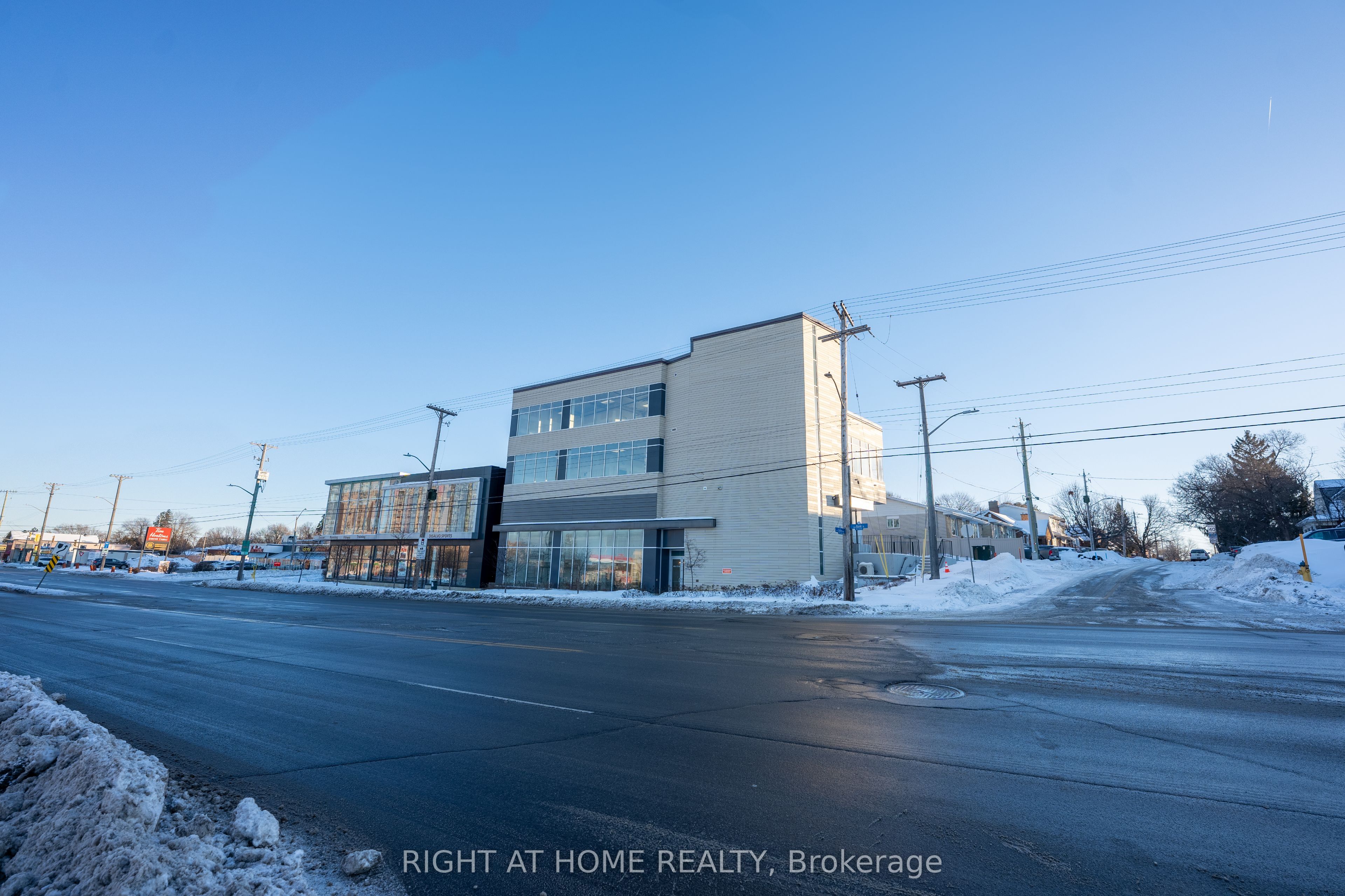 #101 - 1637 Bank Street Property Photo 3