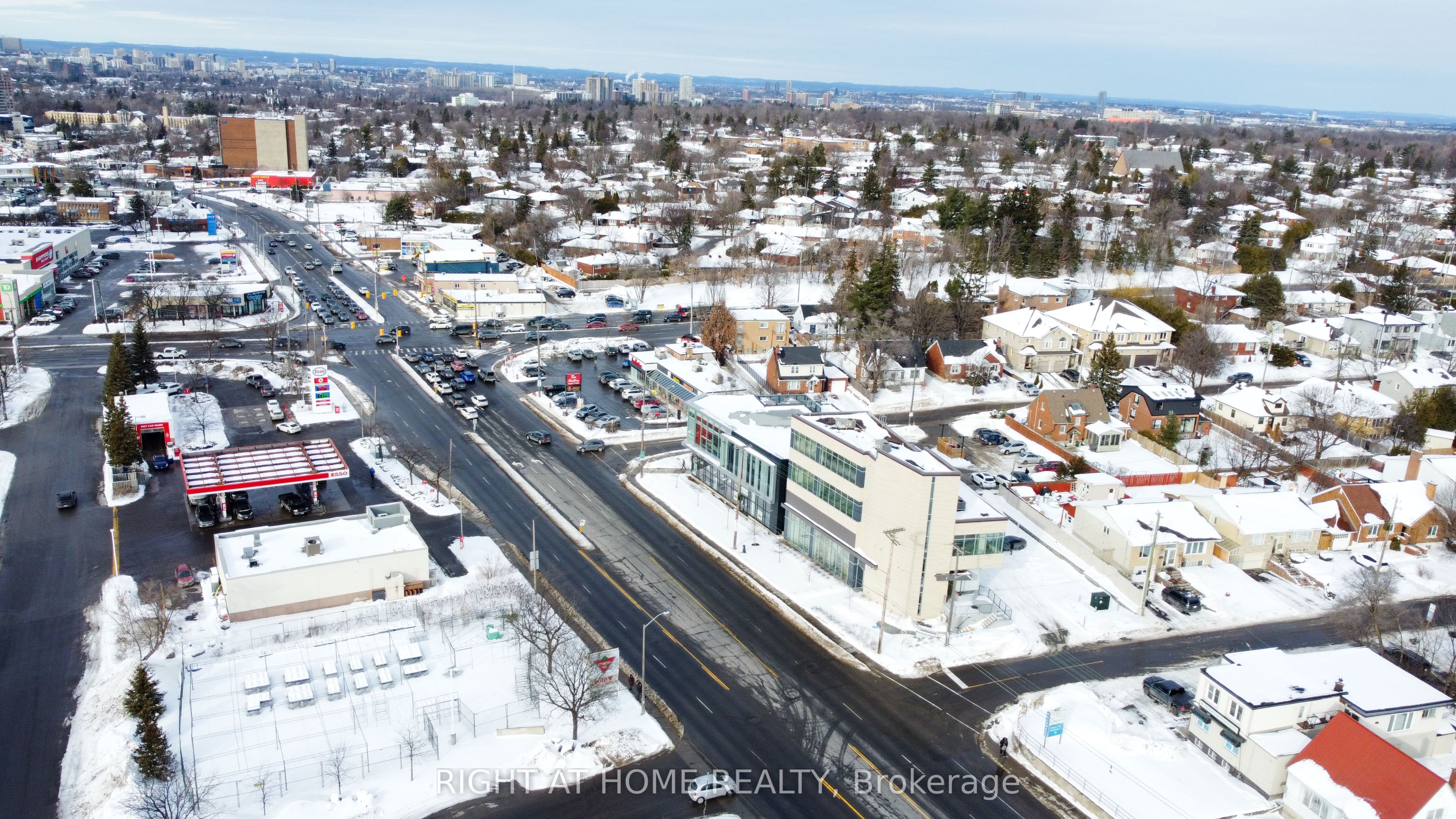 #101 - 1637 Bank Street Property Photo 4