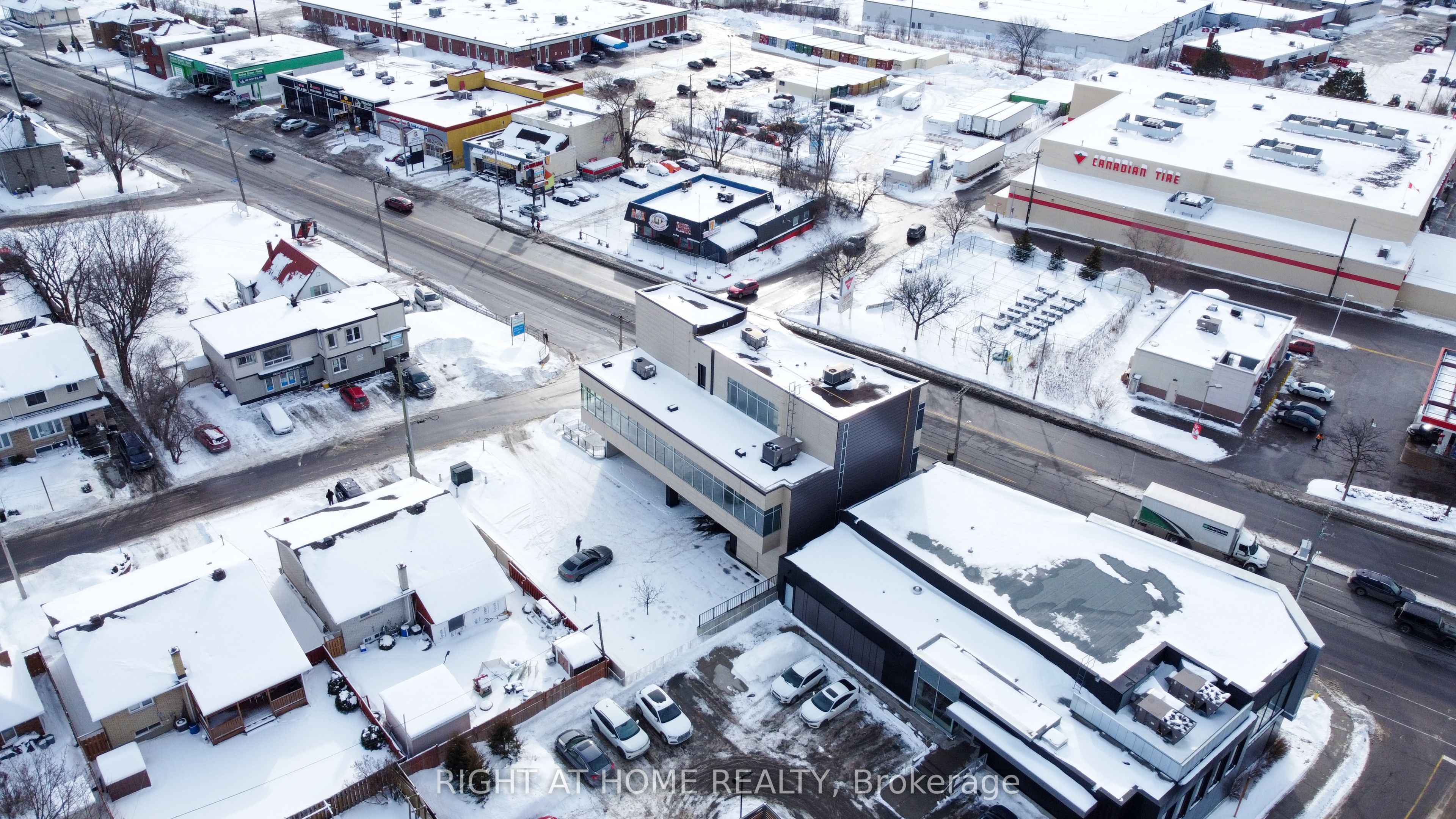#101 - 1637 Bank Street Property Photo 5