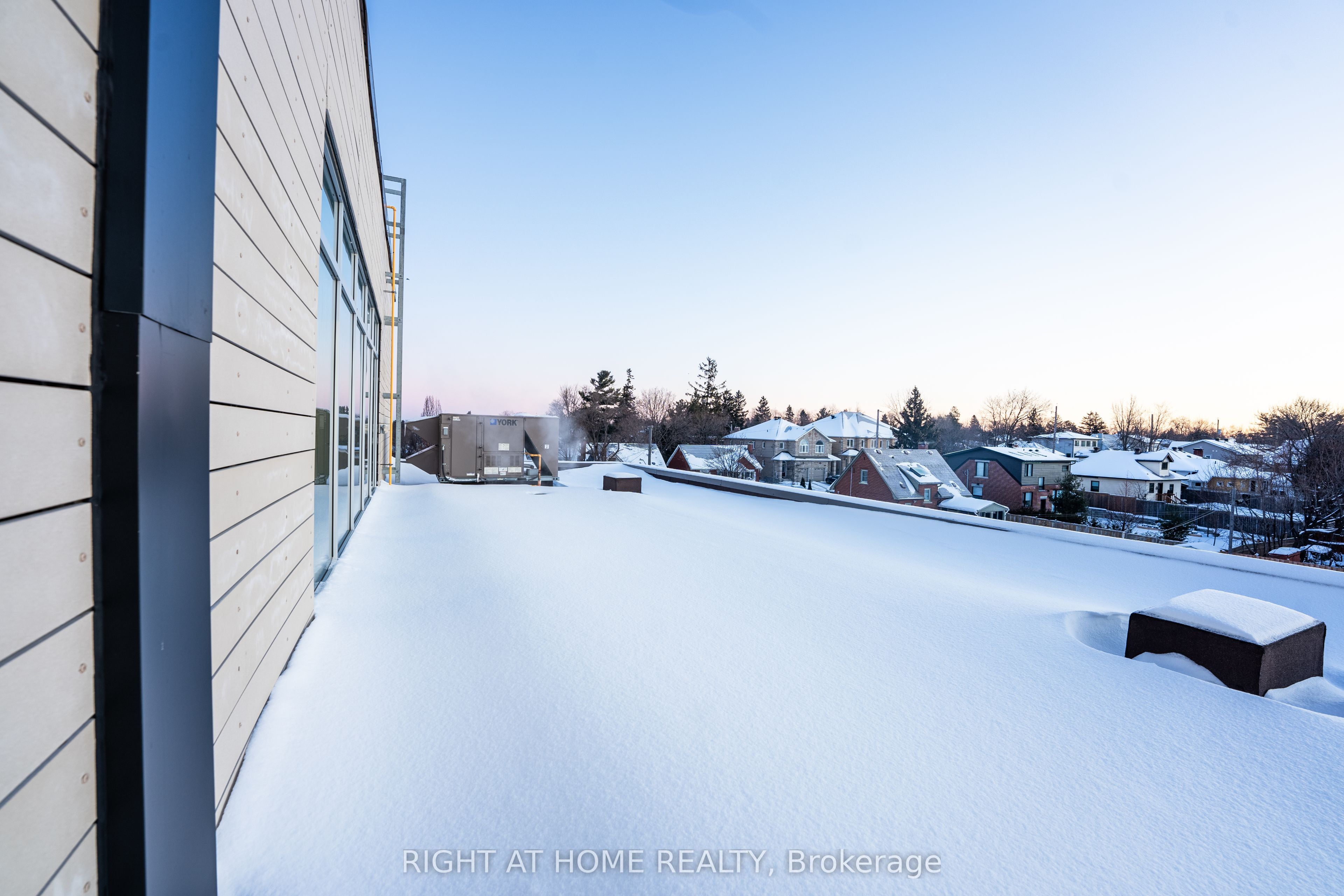 #101 - 1637 Bank Street Property Photo 17