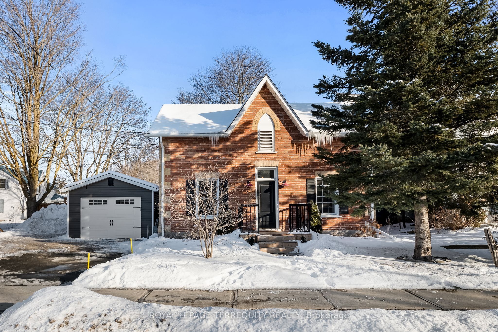 49 Doxsee Avenue Property Photo
