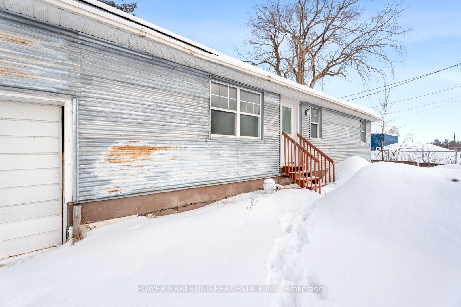 5409 Boundary Road Property Photo 2