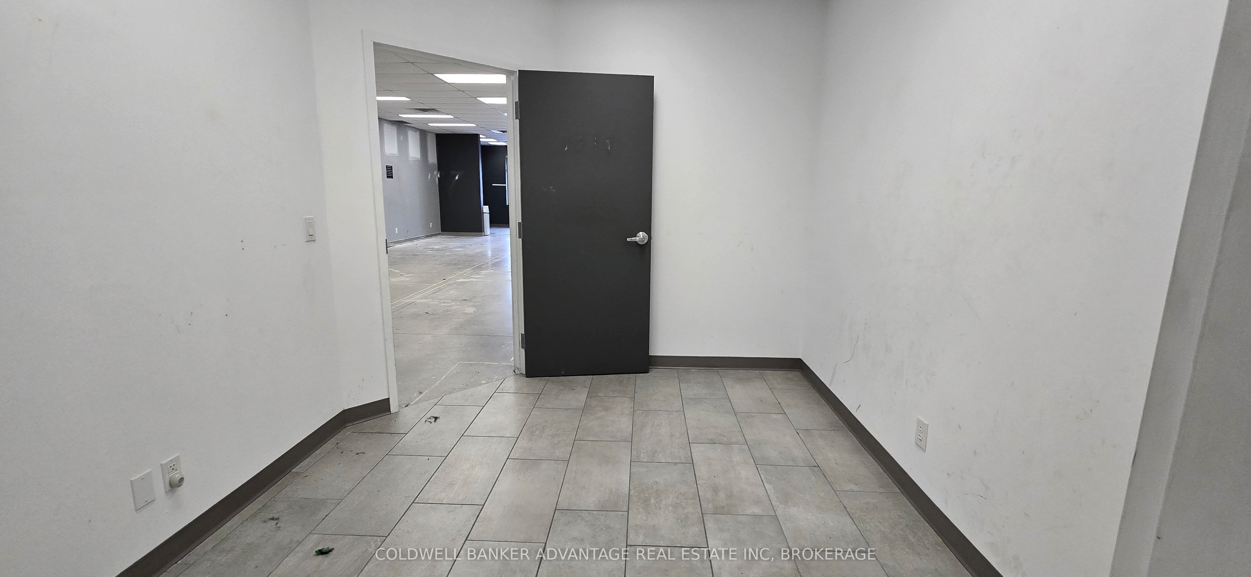 427 Steele Street Property Photo 10