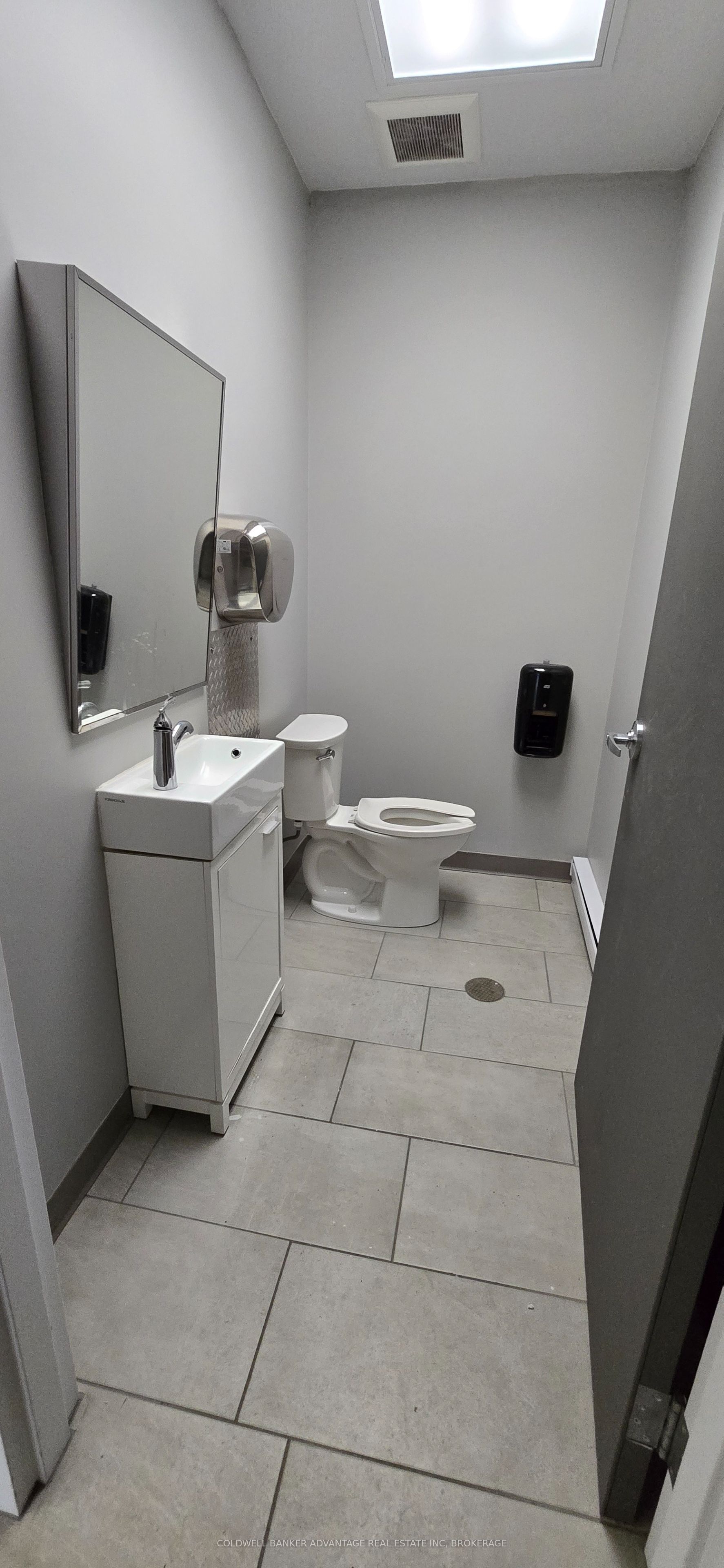 427 Steele Street Property Photo 11