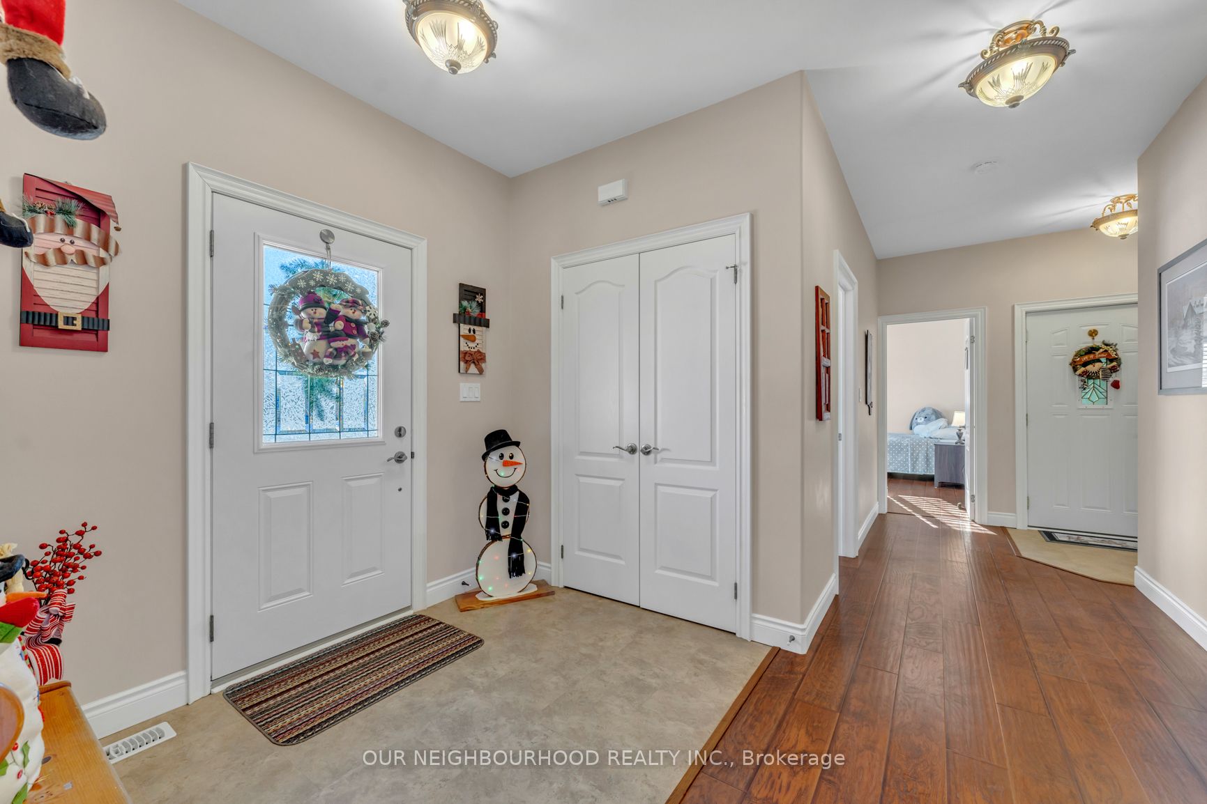 16 Cortland Property Photo 4