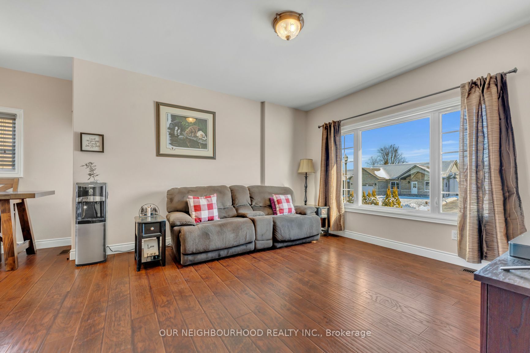 16 Cortland Property Photo 8