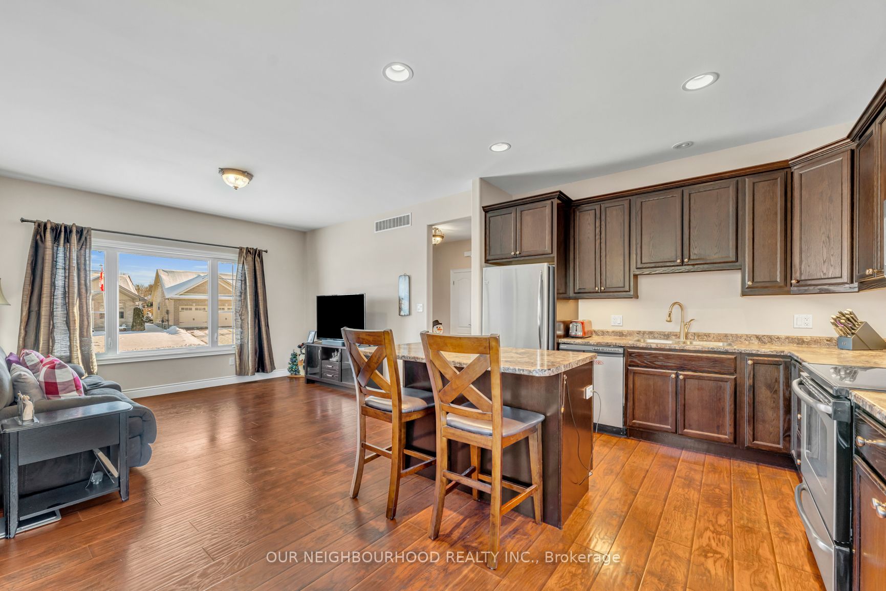 16 Cortland Property Photo 11
