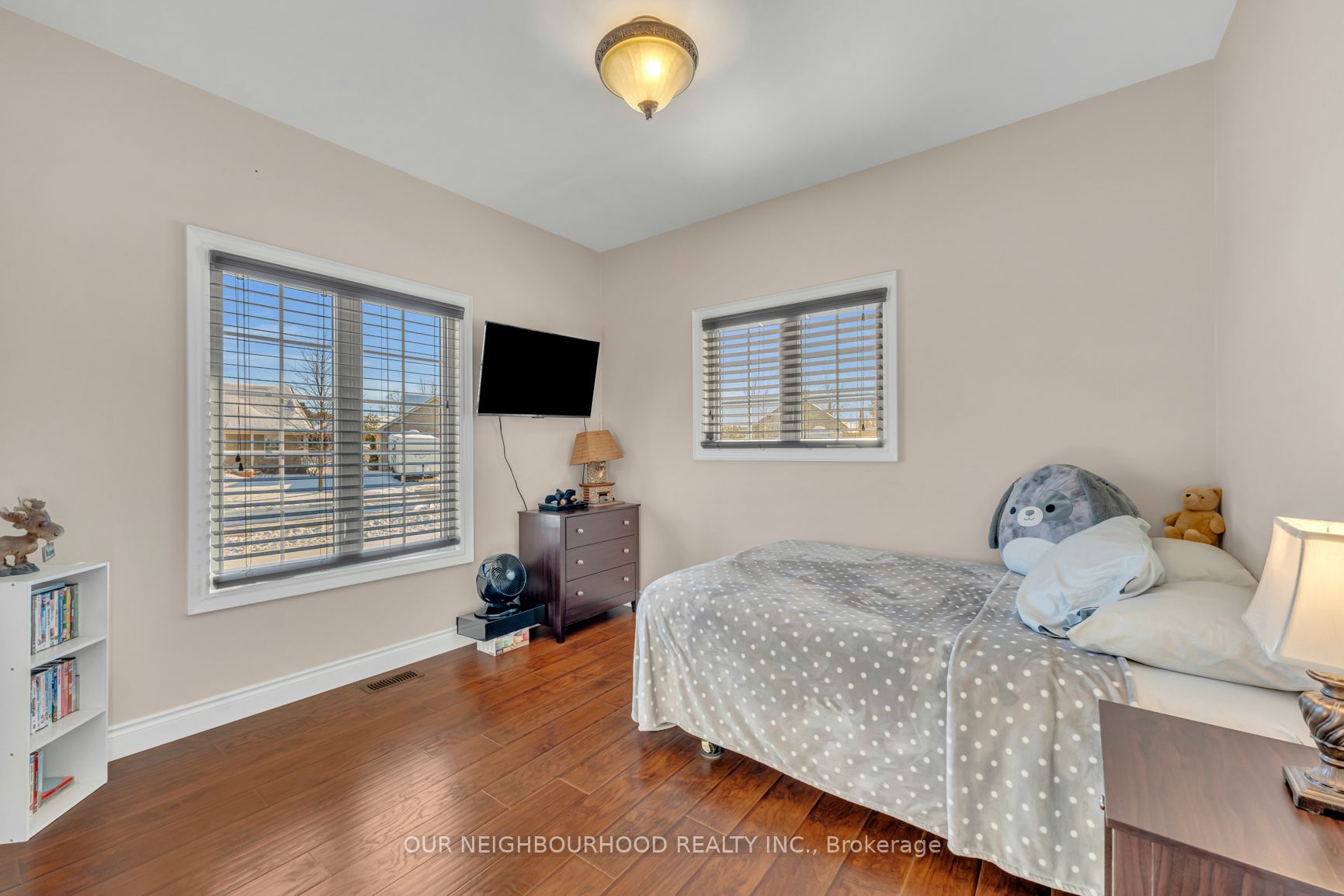 16 Cortland Property Photo 13