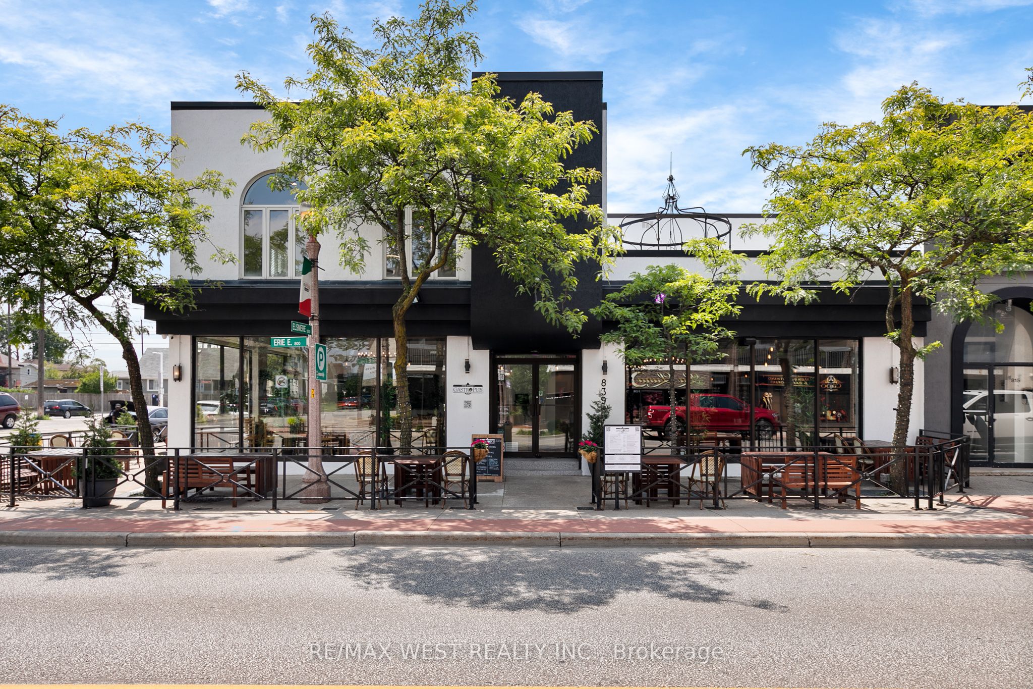 839 Erie Street E Property Photo 1