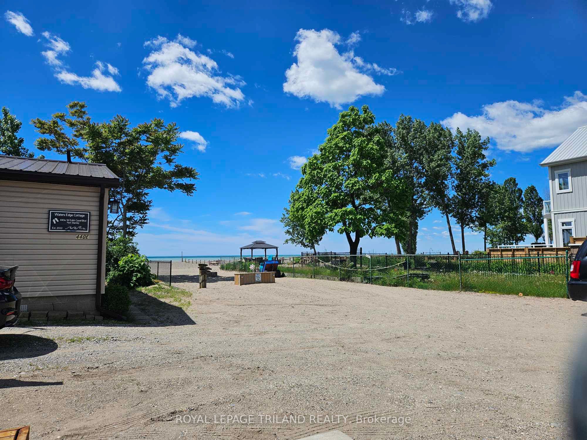 #d - 440 West Edith Cavell Boulevard Property Photo 7