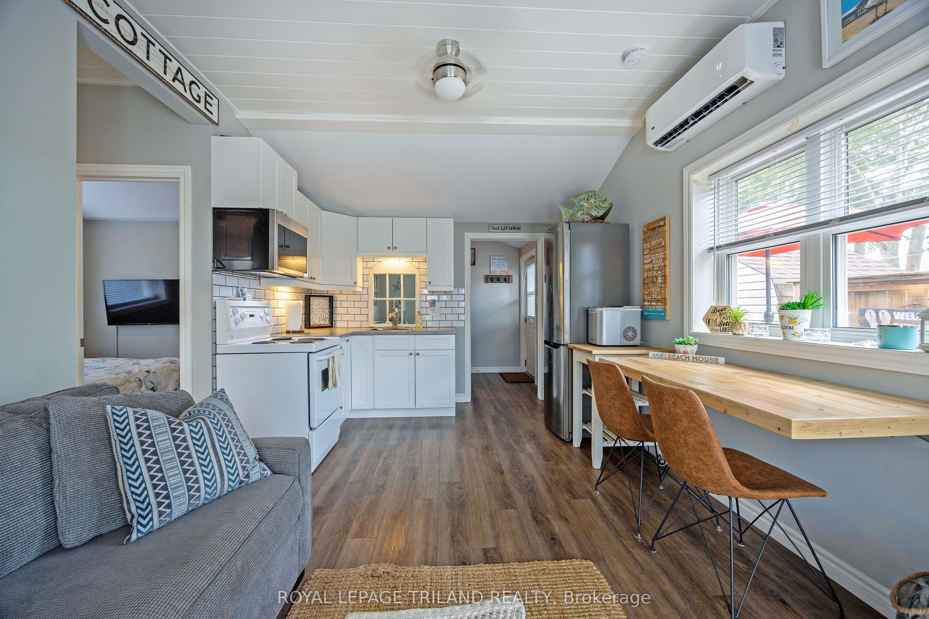 #d - 440 West Edith Cavell Boulevard Property Photo 12