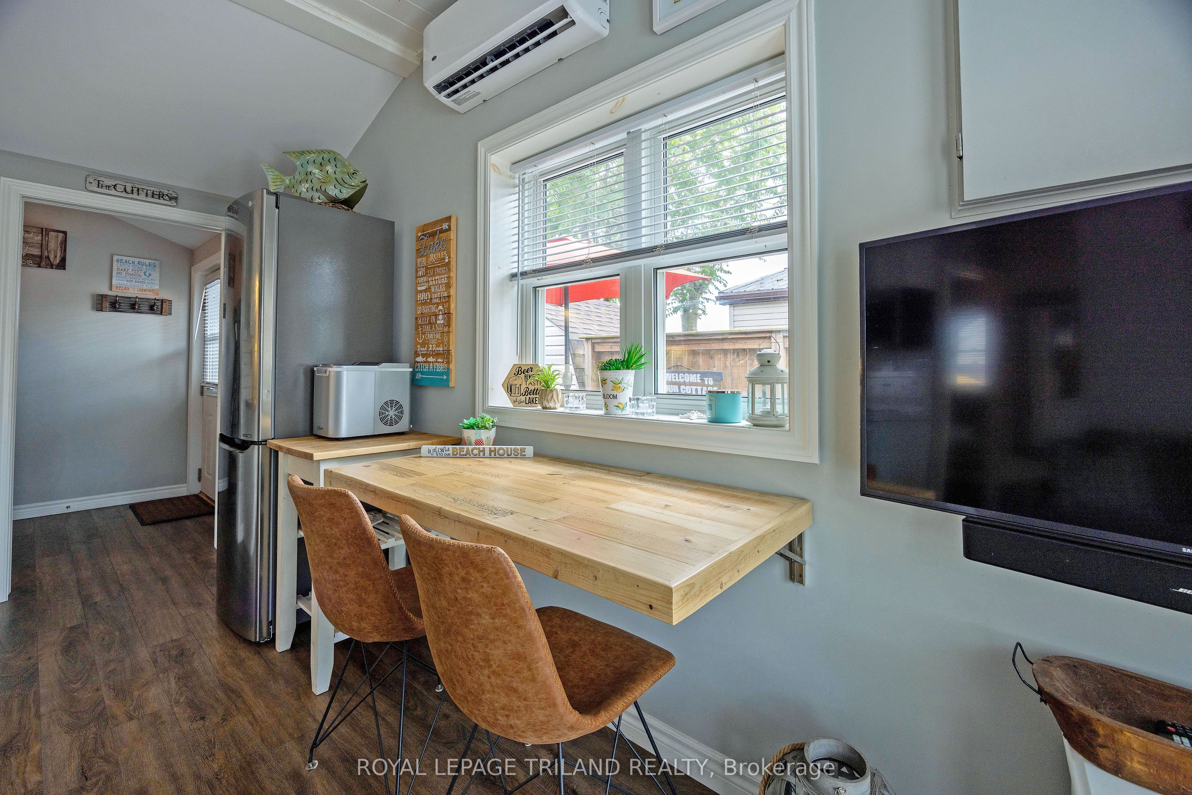 #d - 440 West Edith Cavell Boulevard Property Photo 13