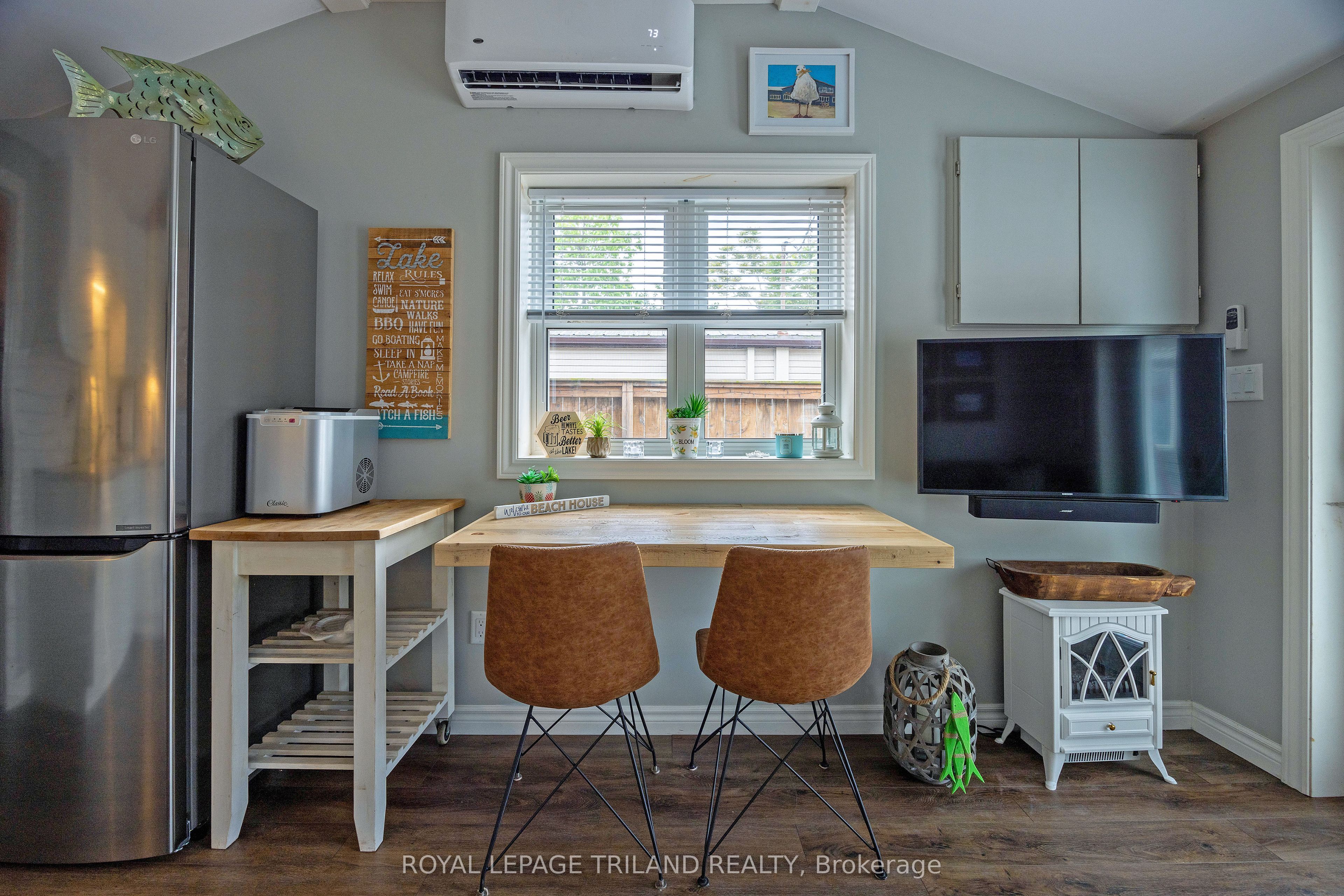#d - 440 West Edith Cavell Boulevard Property Photo 14