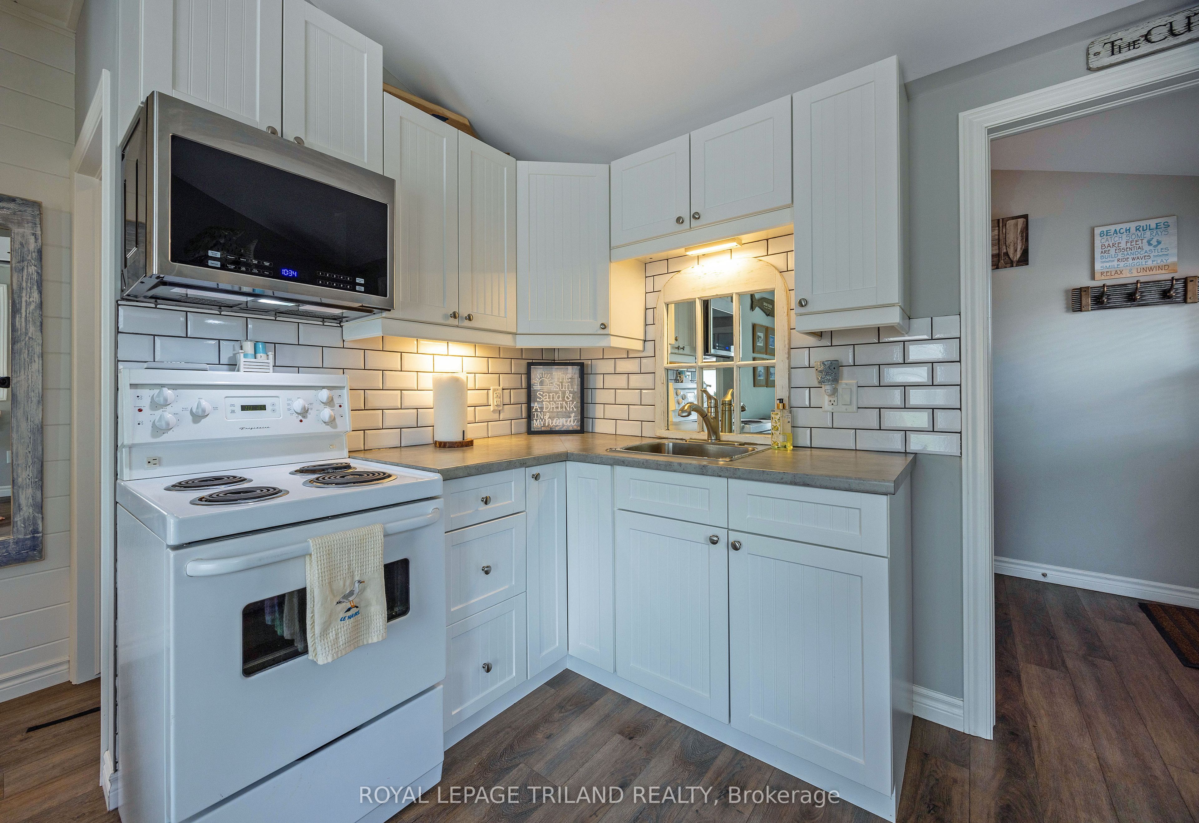 #d - 440 West Edith Cavell Boulevard Property Photo 16
