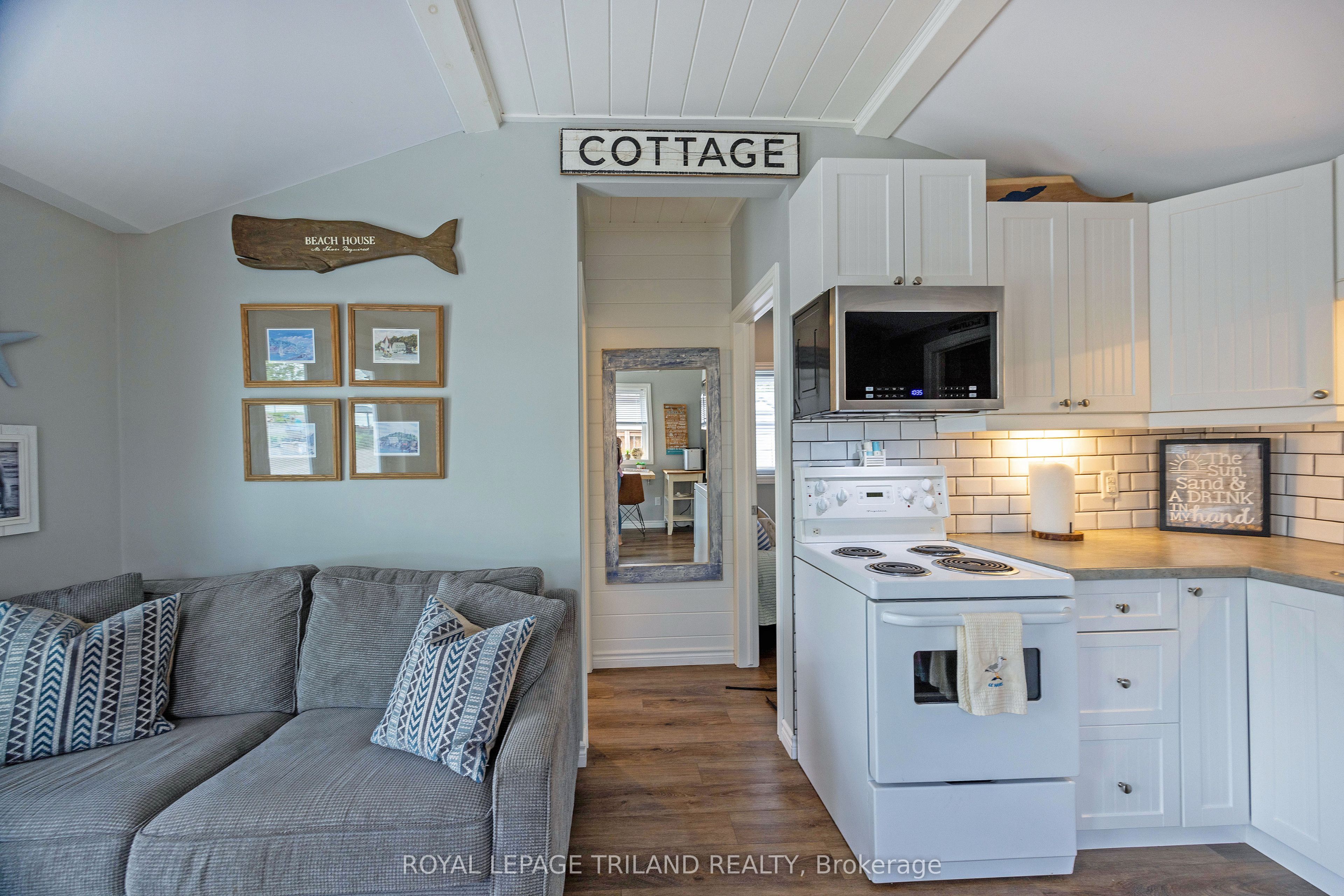 #d - 440 West Edith Cavell Boulevard Property Photo 19