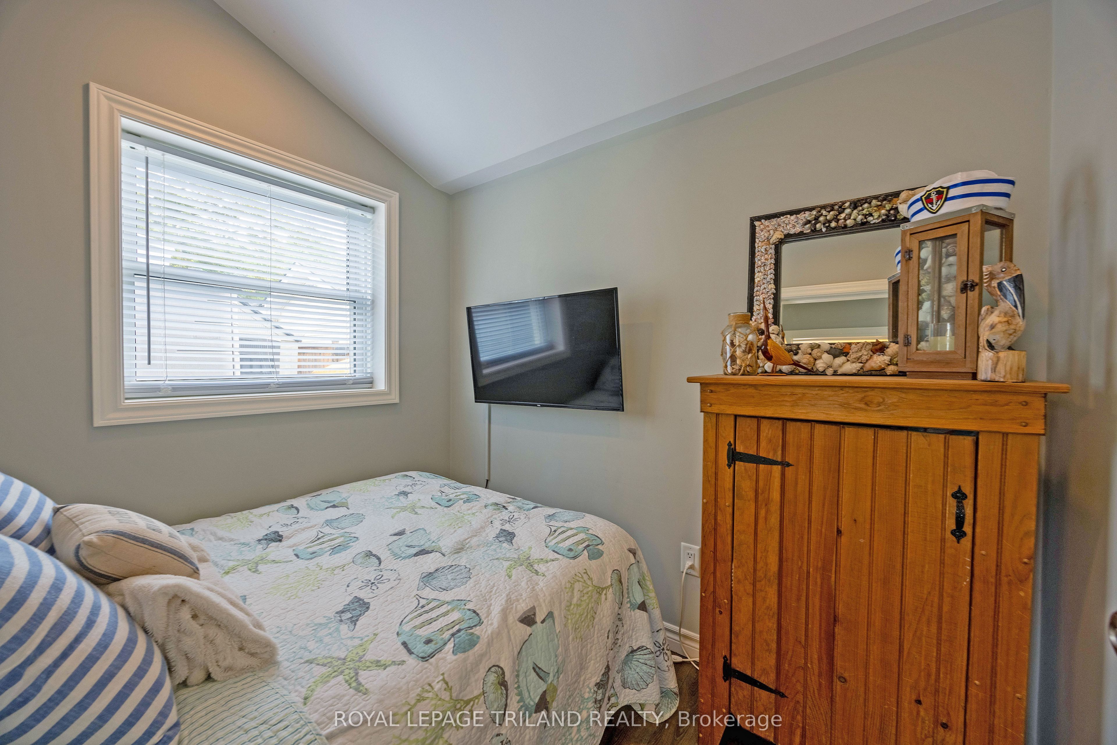 #d - 440 West Edith Cavell Boulevard Property Photo 20