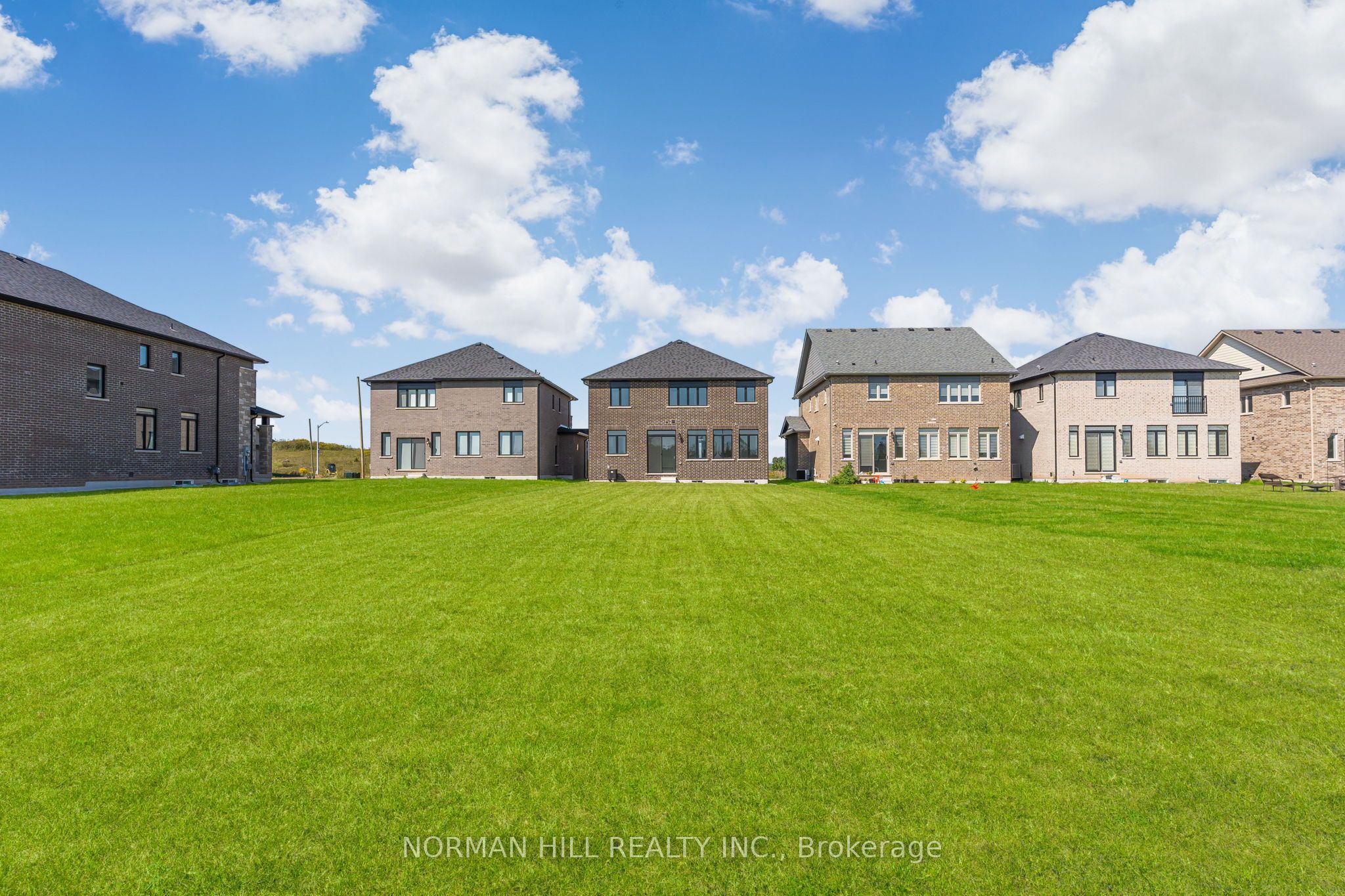 704 Daimler Parkway Property Photo 4